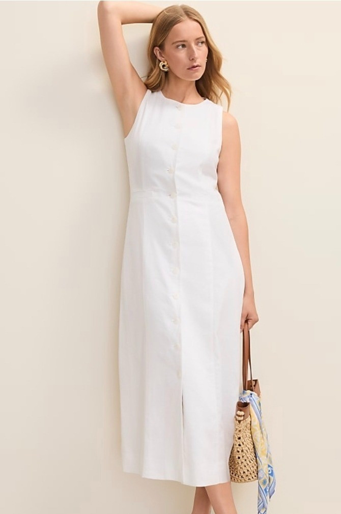 Petite button midi dress in linen blend for short women.Hey I am 4'11/150cm petite fashion expert and I share style tips and fashion for short women.

#LTKPetite #LTKMidsize