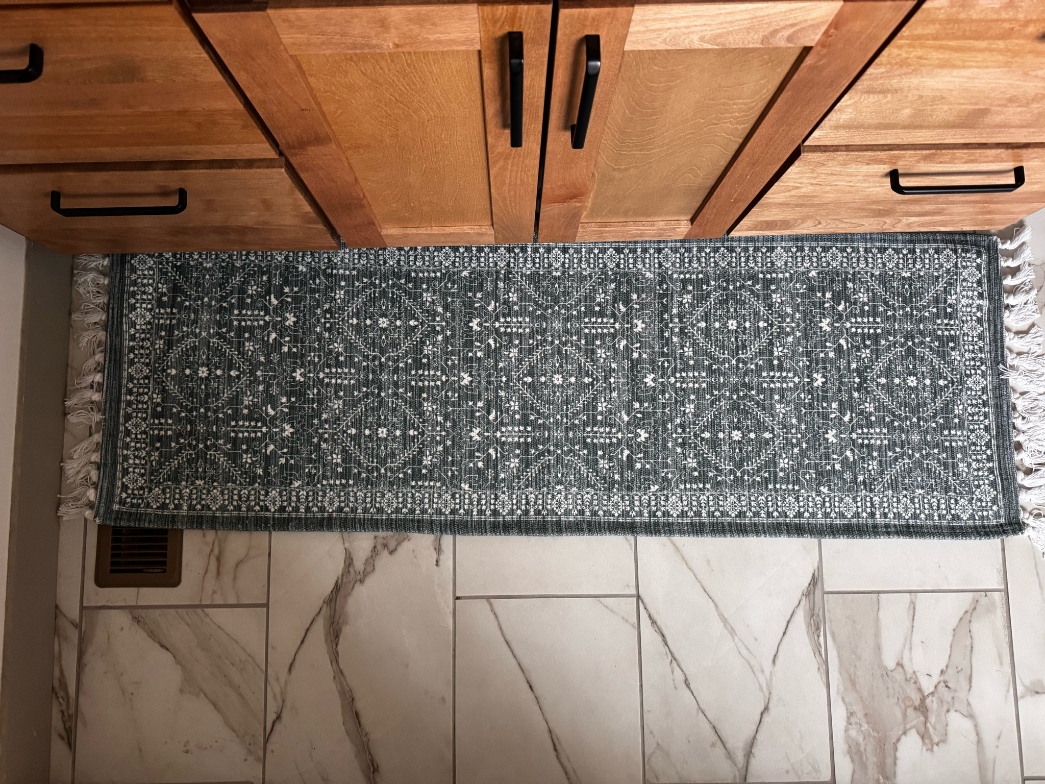 Bathroom runner in a beautiful green 😍

#LTKfindsunder50 #LTKhome #LTKstyletip