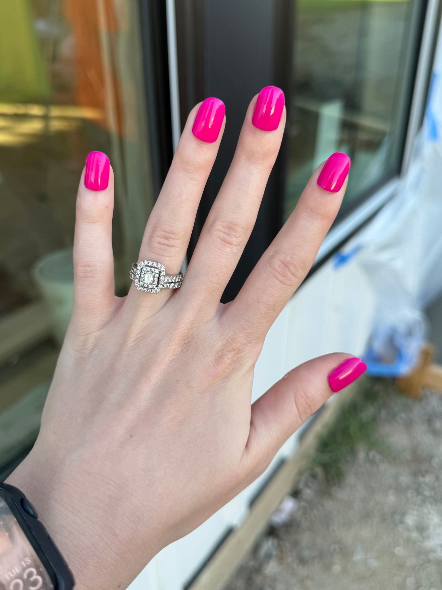 My favorite press on nails! I am obsessed with this hot pink for summertime 🤩💖
