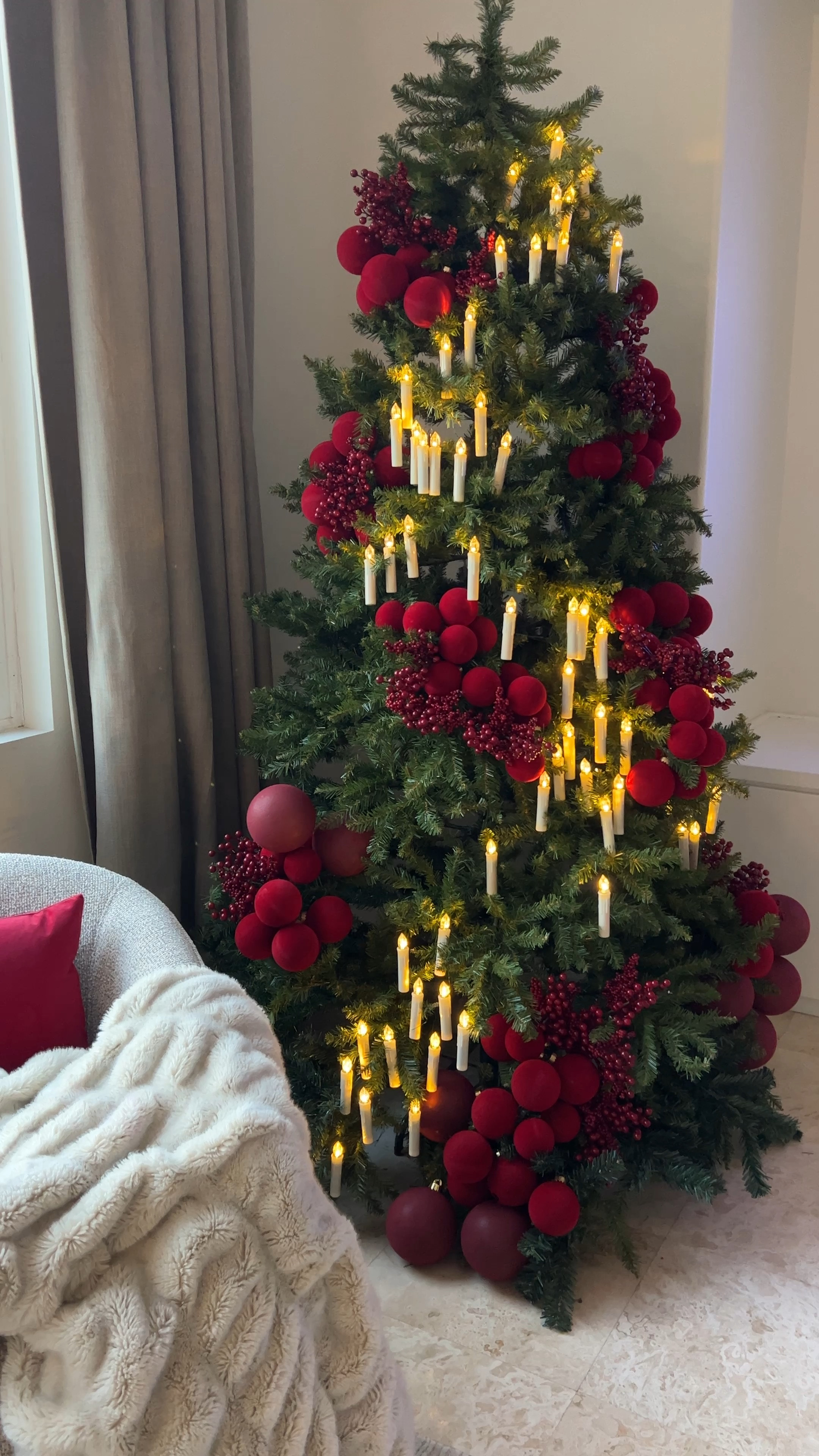 Velvet Christmas ornaments ❤️

#christmasseason
#redvelvetchristmastree #velvetornaments #redchristmastree #redchristmas #modernchristmas #modernchristmastree #modernchristmasdecor

#LTKhome #LTKHoliday #LTKSeasonal