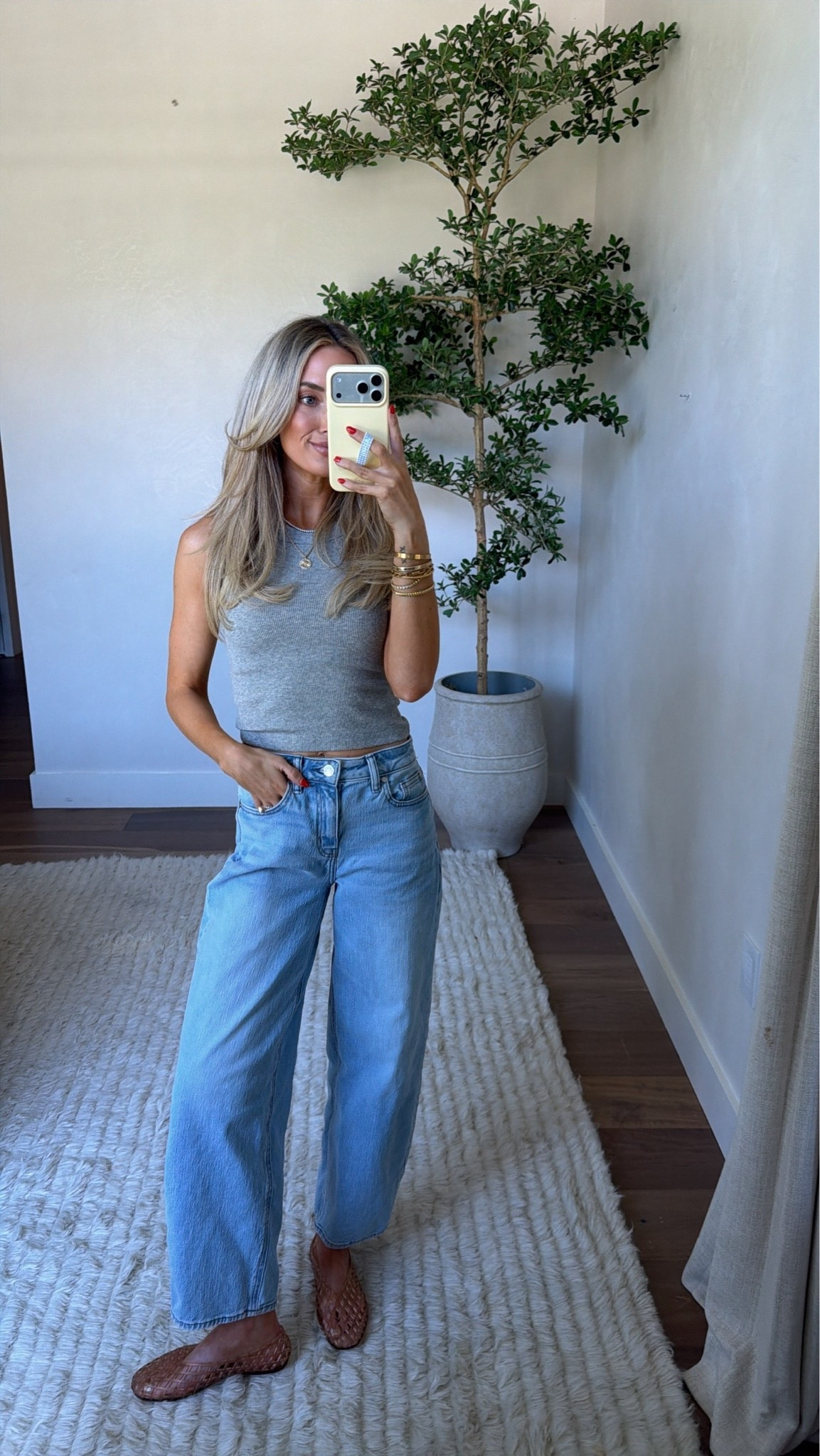 Love these barrel jeans from @onequince  🙌 perfect length and fit. I’m wearing the 25 #quincepartner