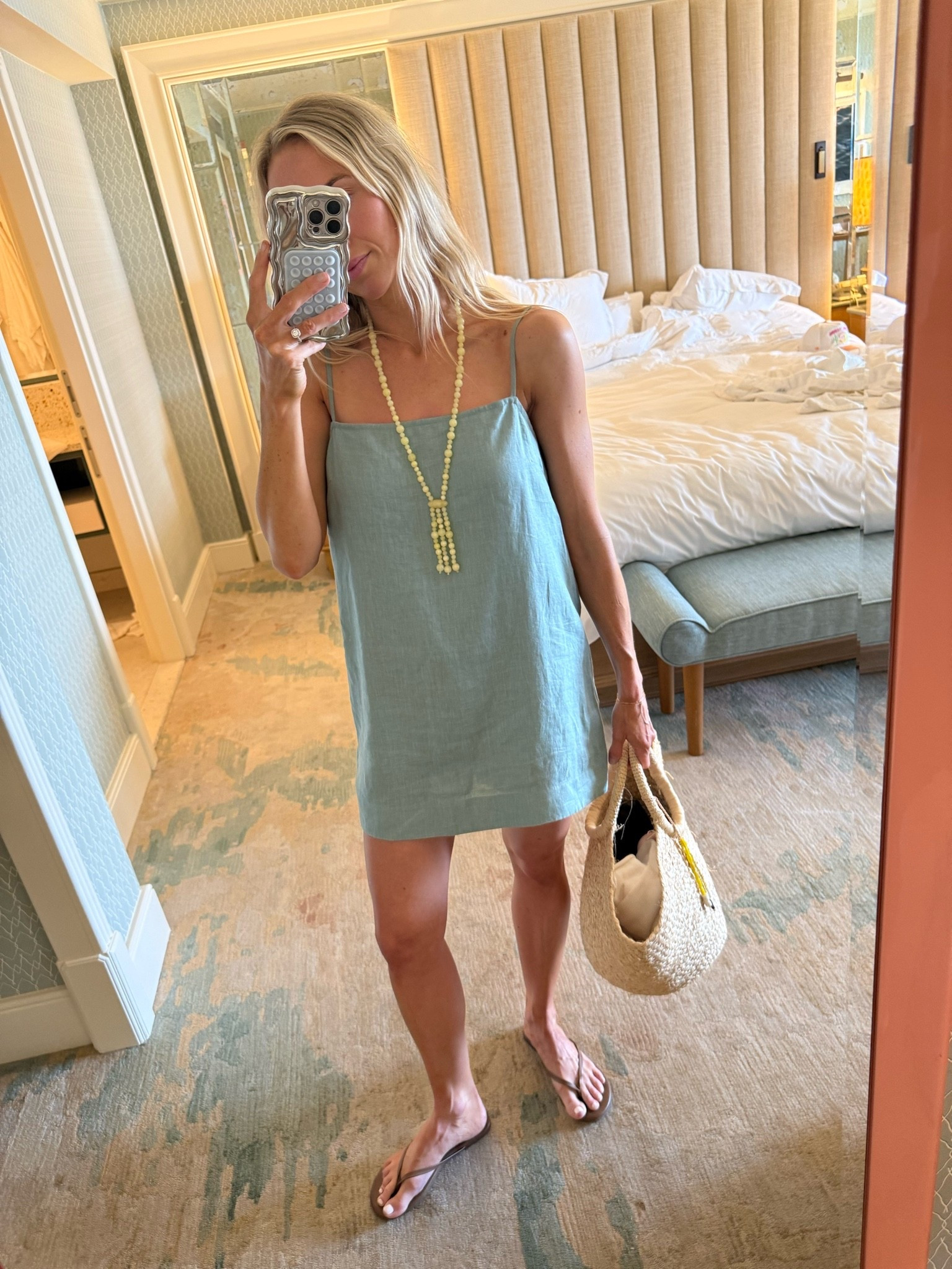 Linen romper dress - small

Summer dresses / summer outfits / Aritzia / summer tote bag / vacation outfits / beach outfits