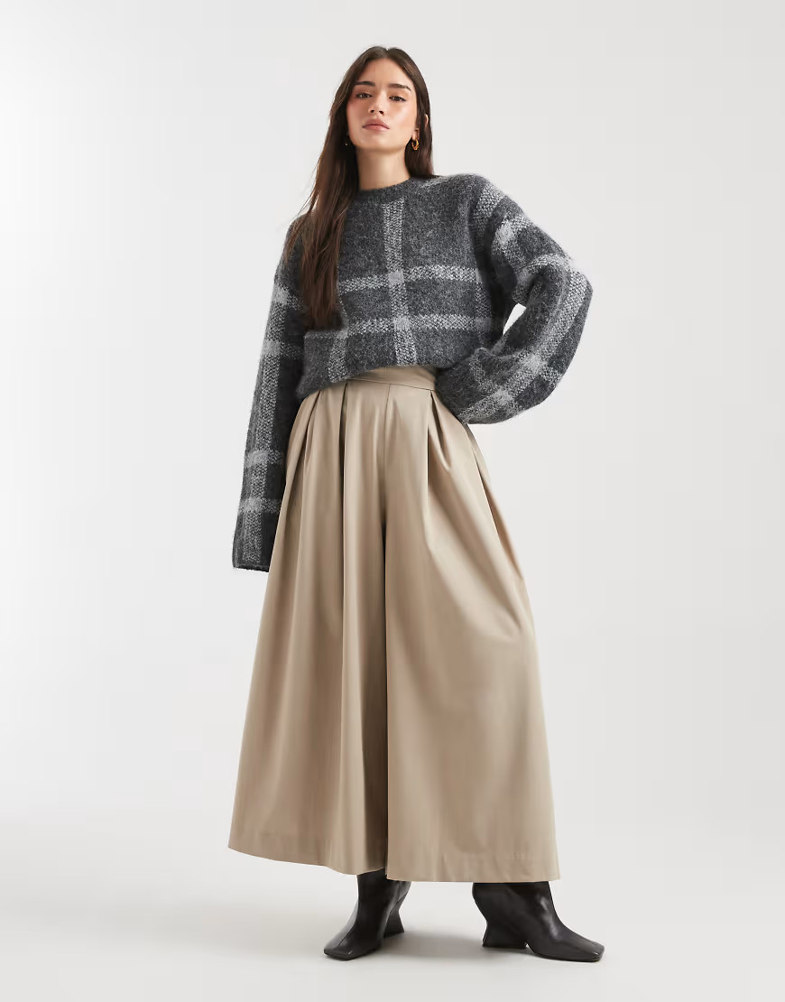 ASOS DESIGN extreme wide leg culottes in oyster-White | ASOS (Global)