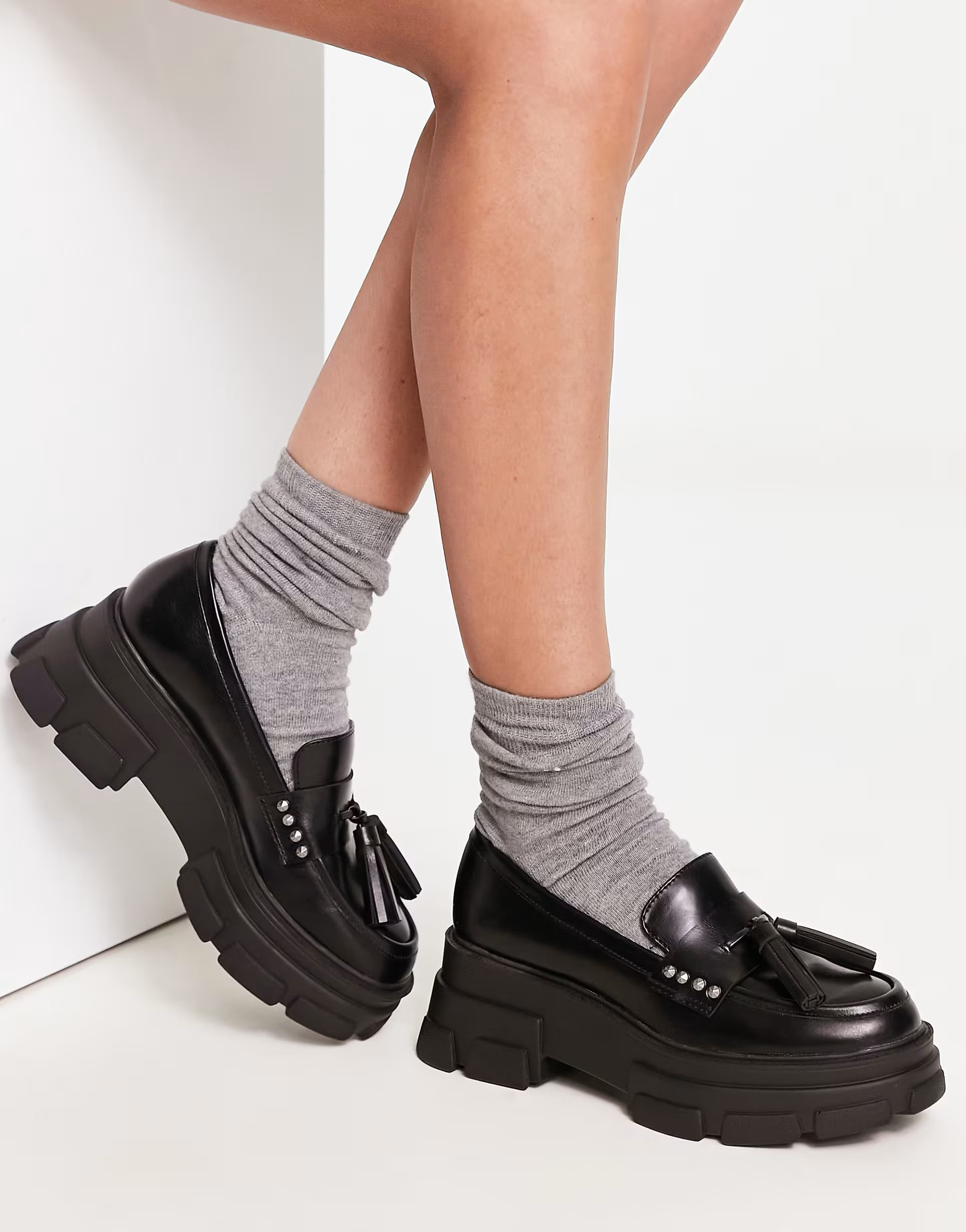 Stradivarius chunky tassel loafer in black | ASOS (Global)