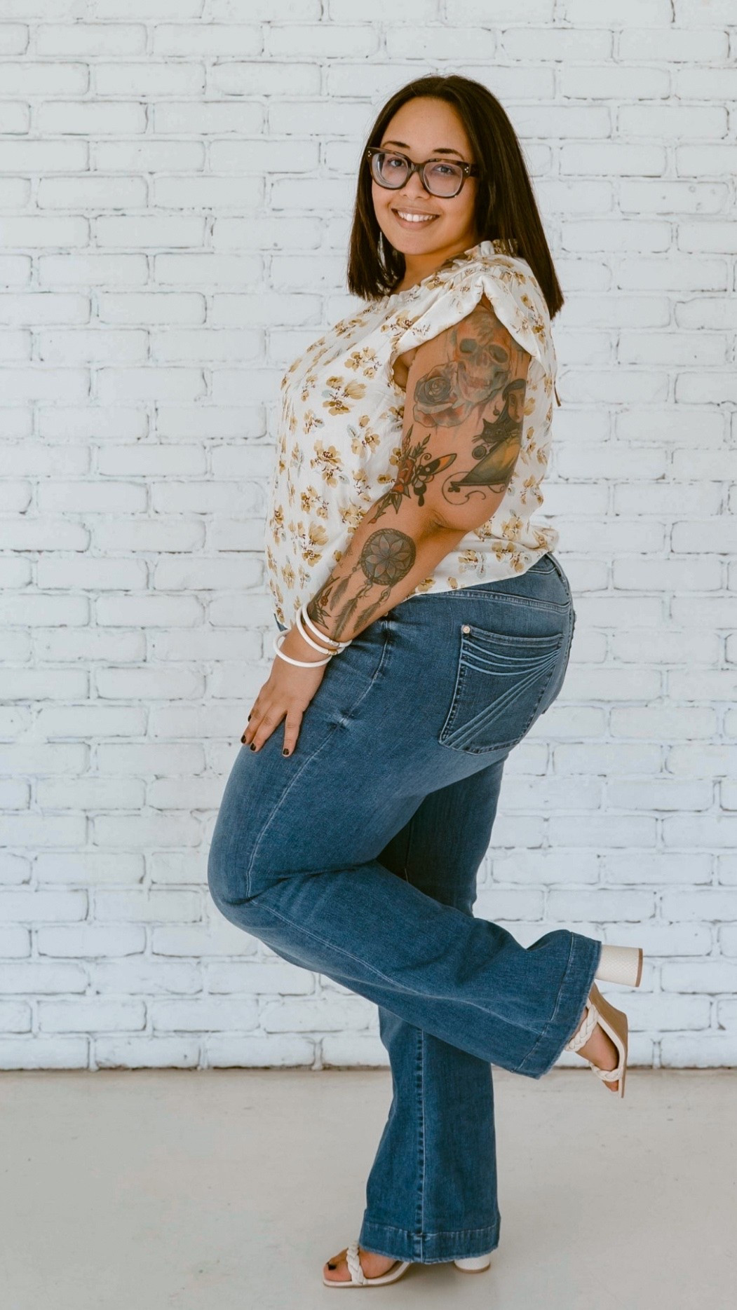 An outfit I'll keep reaching for. These Seven For All Mankind Dojo jeans have the perfect long, flattering silhouette, especially for a curvy figure, and they're easy to dress up or down. Paired with a romantic DÔEN blouse, this look feels timeless, feminine, and effortlessly polished for everything from everyday wear to dinner, weekends, and travel.

#LTKootd #LTKgrwm #LTKPlusSize