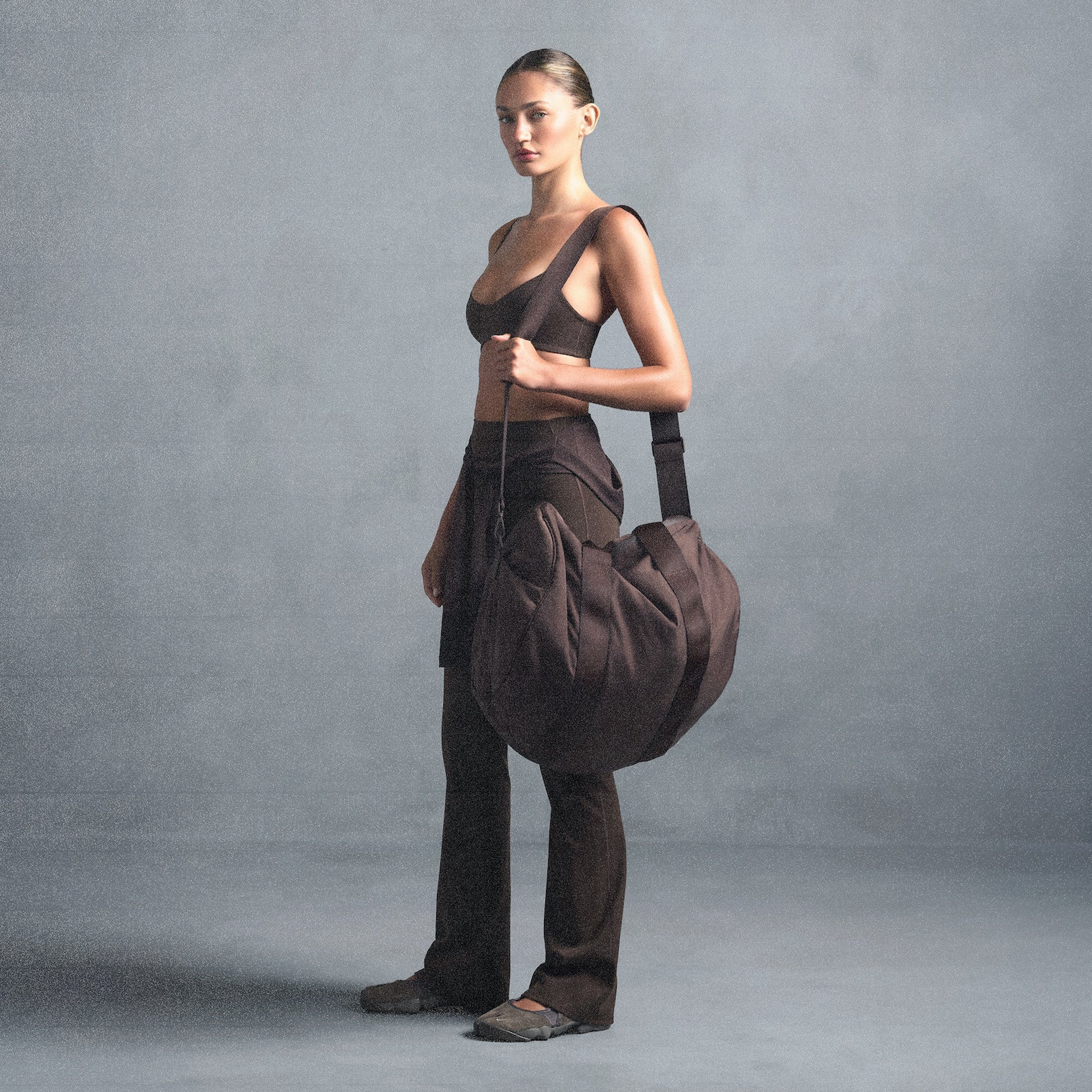 SKIMS Puffer Gym Bag | Deep Neutral | NikeSKIMS Accessories | SKIMS (US)