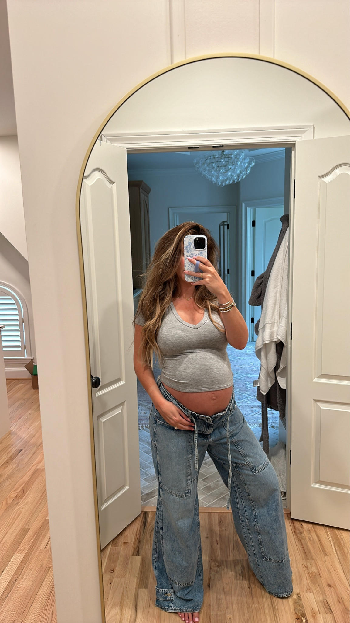 Bump friendly jeans - medium
Tee - small 

#LTKstyletip #LTKbump