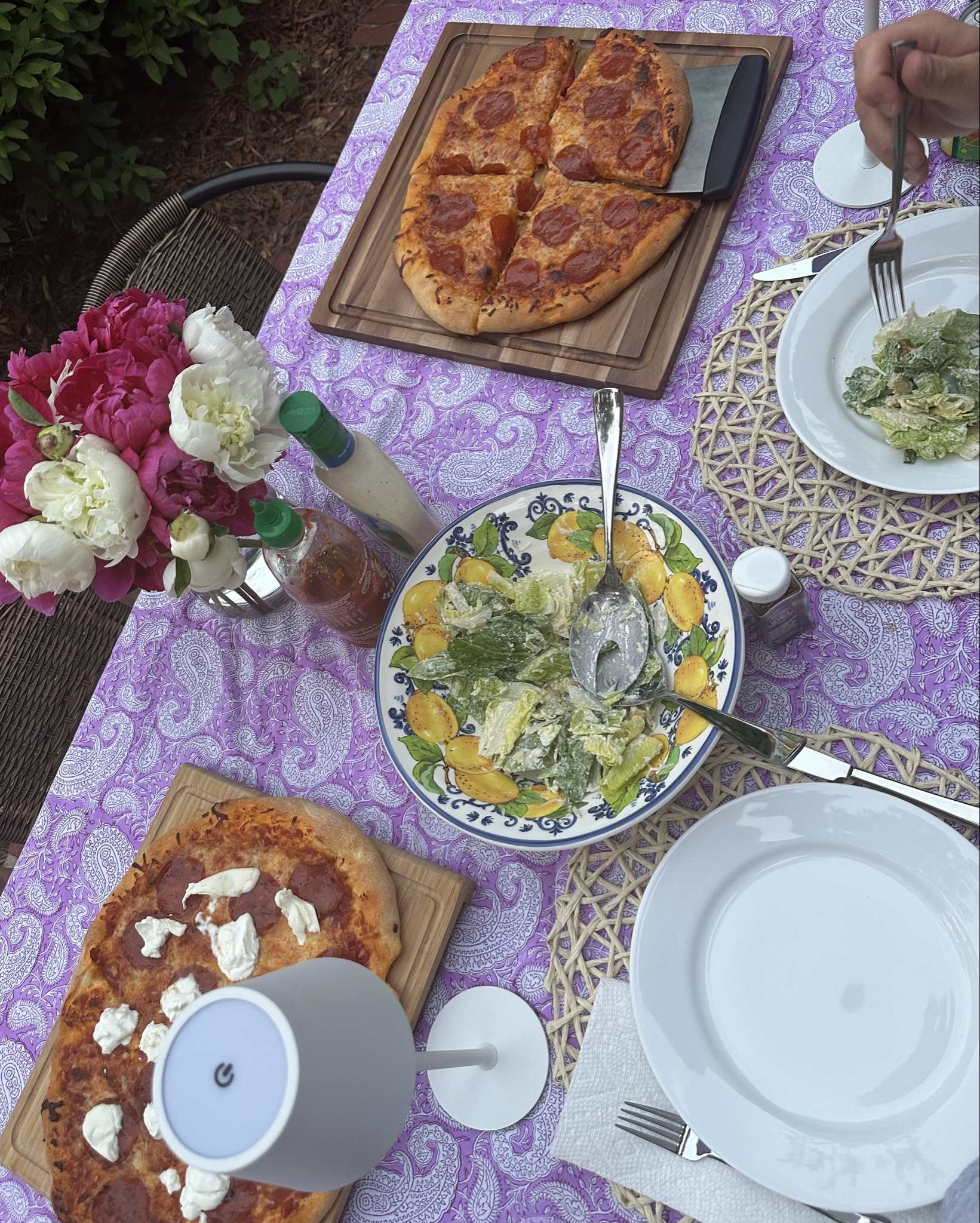 Dinner outside ⭐️🌙

#LTKParties #LTKFindsUnder100 #LTKHome