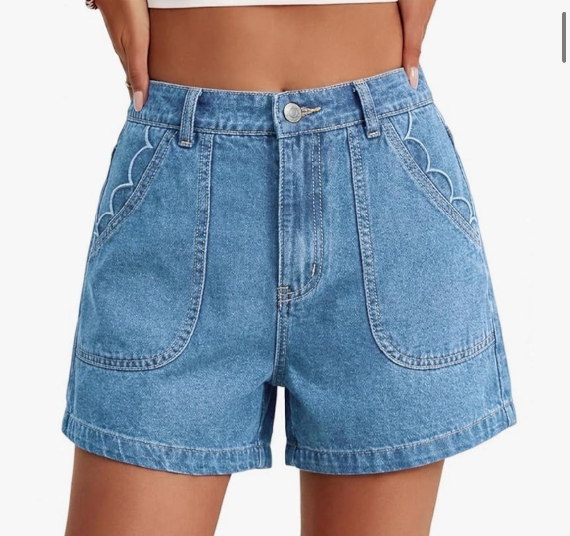Scallop denim shorts 👀 🤍 

#LTKSaleAlert #LTKgrwm #LTKmomlife