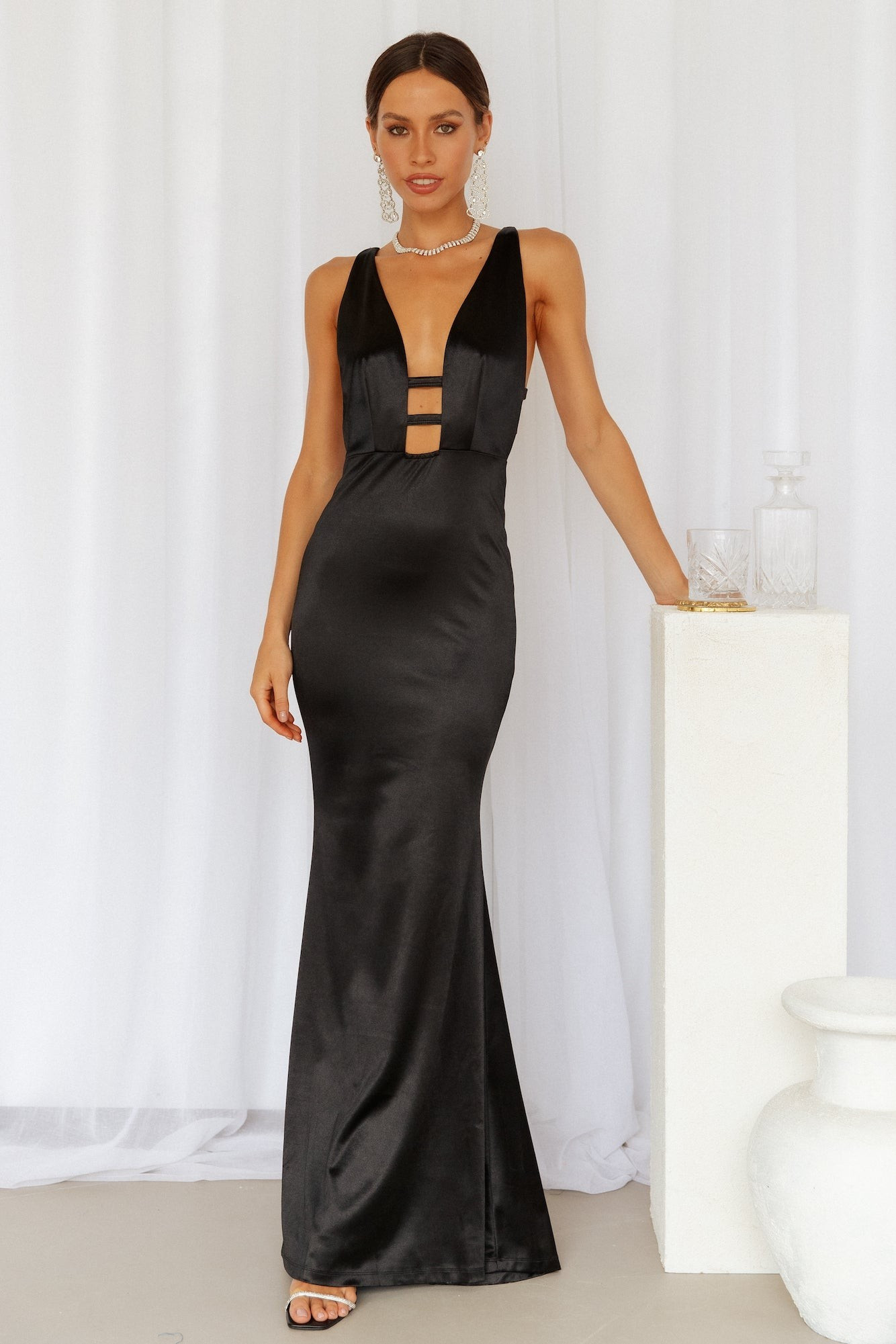 Regal Moment Maxi Dress Black | Hello Molly (AU)