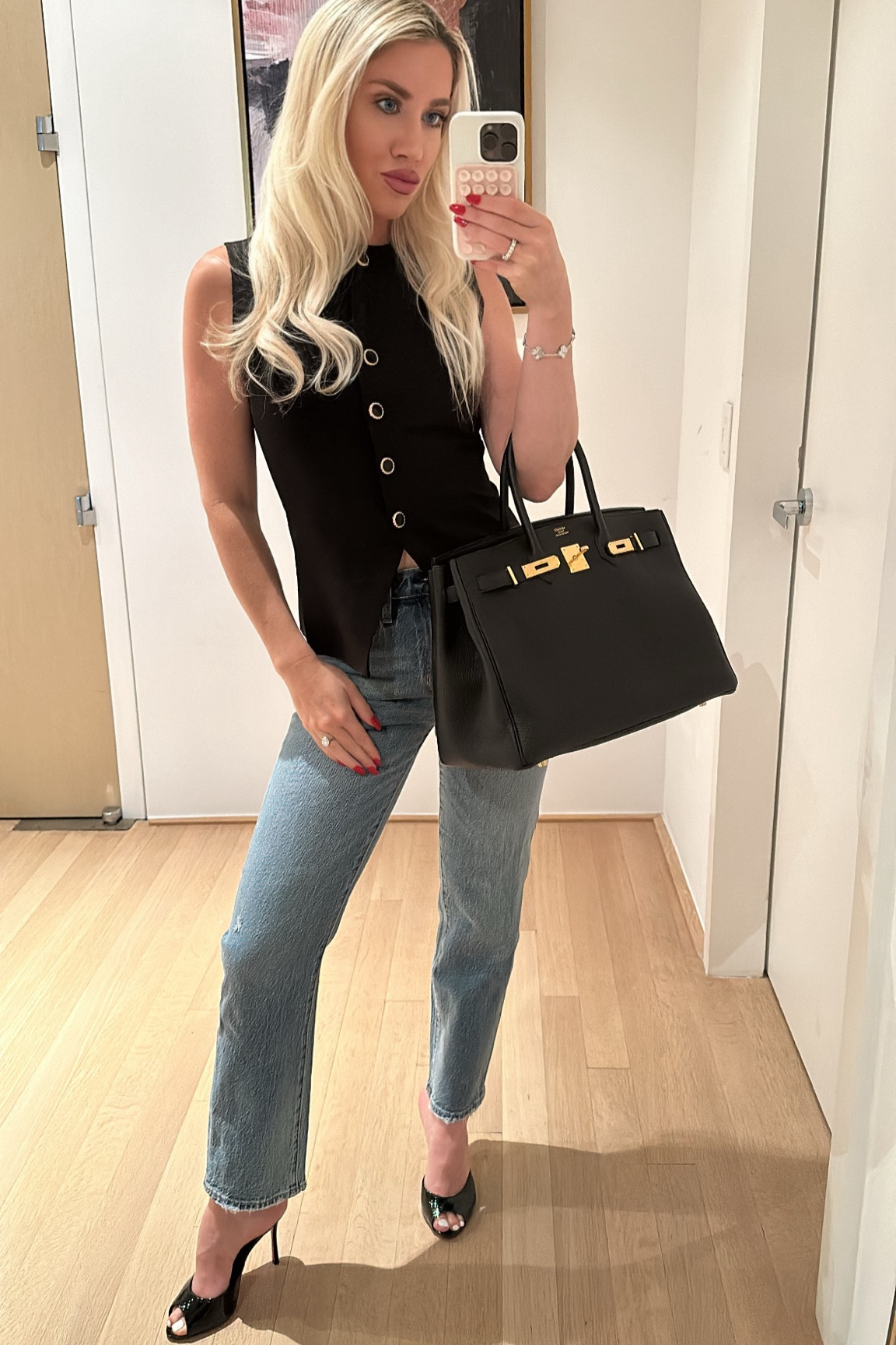 Summer >> Fall

Sndys vest size small
Pistola jeans size 25 ( good stretch)
Me dolly Louboutin size 37.5 ( I’m normally 36.5 or 37 so size up!)
Hermes birkin 35


#LTKStyleTip #LTKSeasonal #LTKItBag