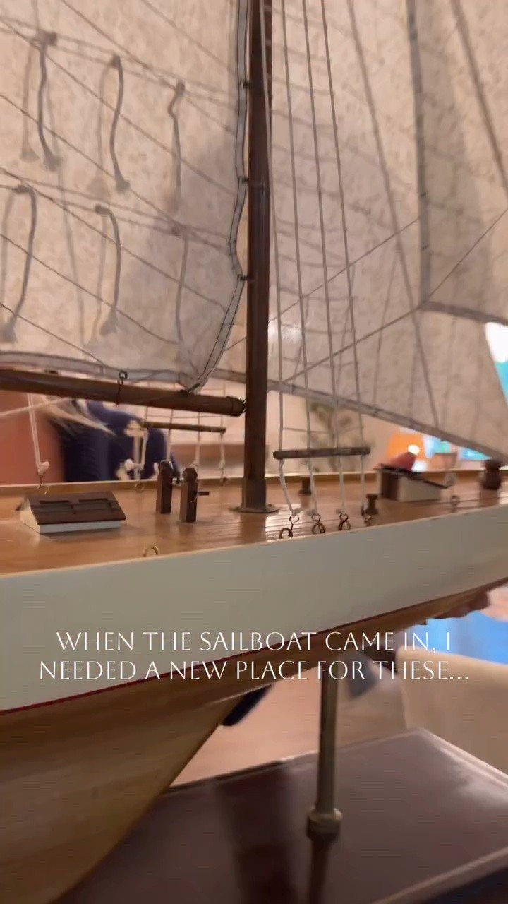 A little reshuffling around here ⛵️ … making room for something new.

But let it be known, this is not a goodbye to my beloved crosses.

If you need a link to this room decor drop a comment below!
