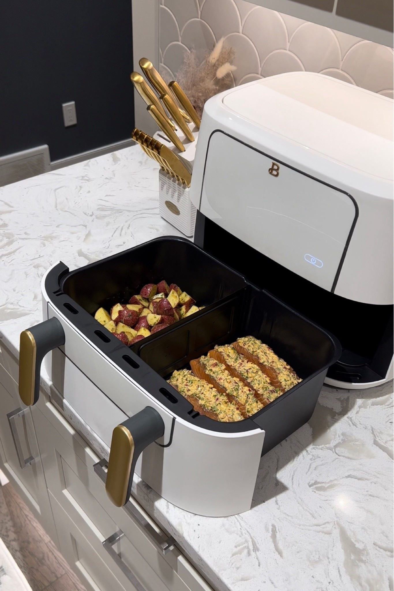 This meal is super simple to make with ingredients from @Walmart.
Ingredients:
Salmon portions 🍣
1.5lb Red mini potatoes 🥔
Half red onion  🧅
Half a cup of Sriracha mayo
Olive oil
Spices Used:
Lemon and pepper
Rosemary
Cumin
Black pepper
Onion powder
Salt
*Cook in air fryer at 400F for 25 mins or to your preference.

#walmart @Walmart #cooking 

#LTKMostLoved 

#LTKhome #LTKstyletip