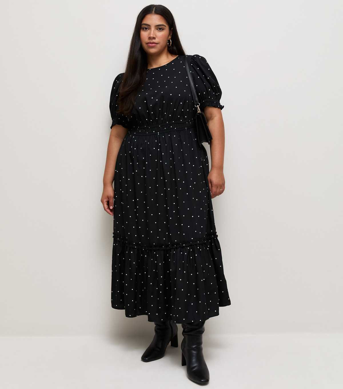 Curves Black Polka Dot Crepe Short Sleeve Midi Dress | New Look | New Look (UK)