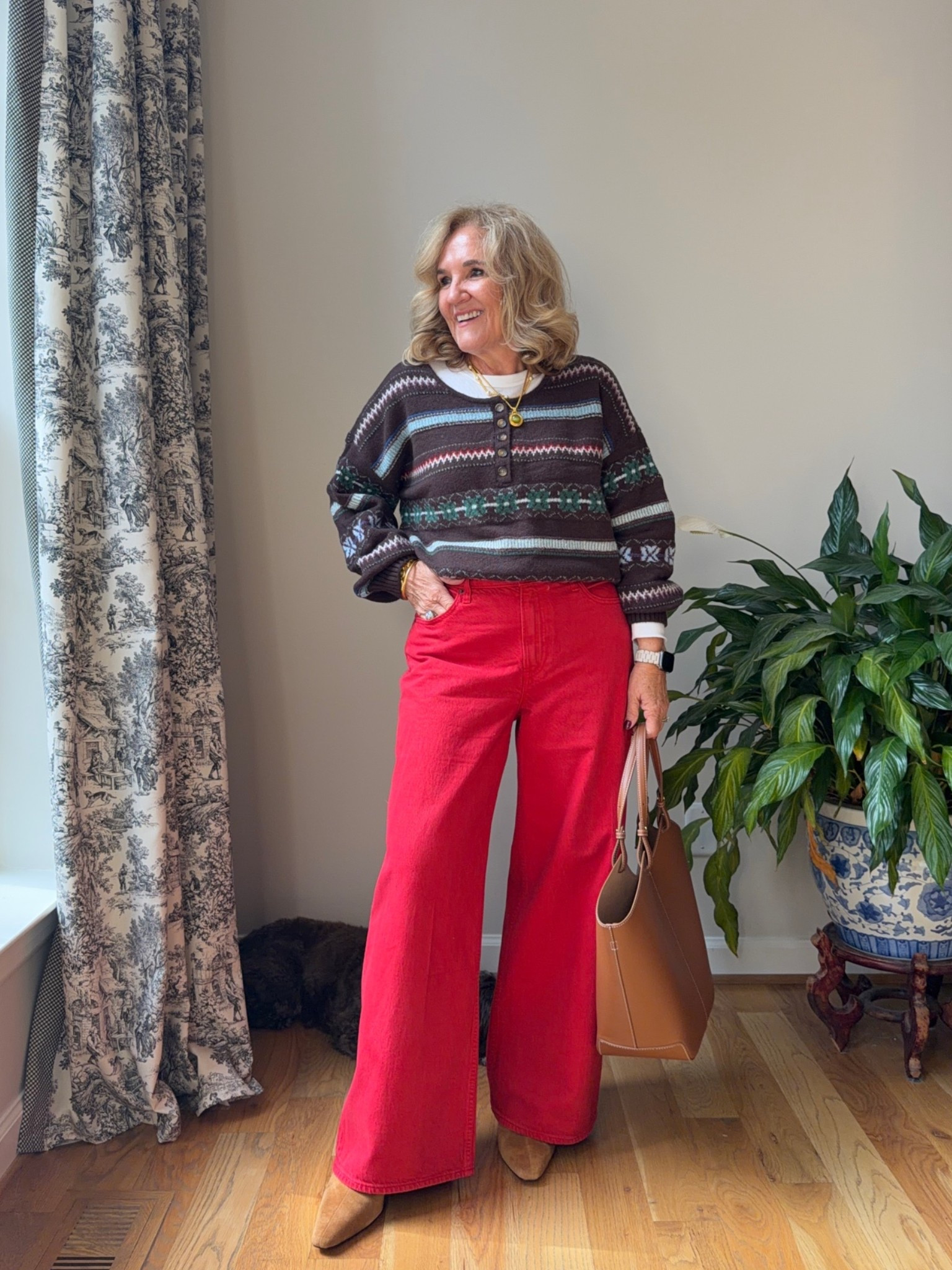 20% off Abercrombie through my links here and code AFLTK
Jeans 29 short 
Sweater medium 
Long sleeve tee medium 
Boots i size up a half for more comfort in my toes