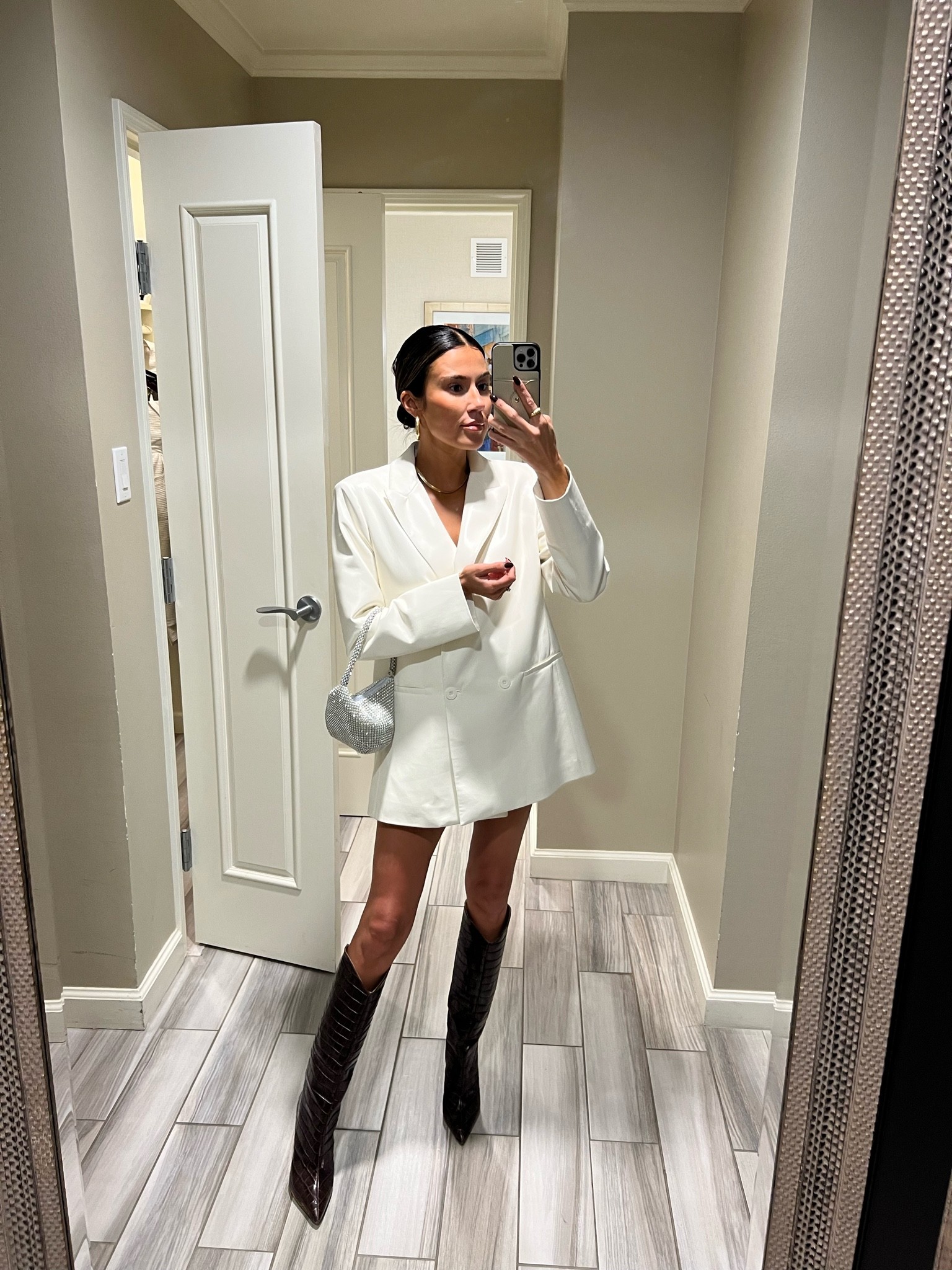 Dinner look in white leather blazer and knee high chocolate brown boots 

LTK conference

#LTKCon #LTKSeasonal #LTKworkwear