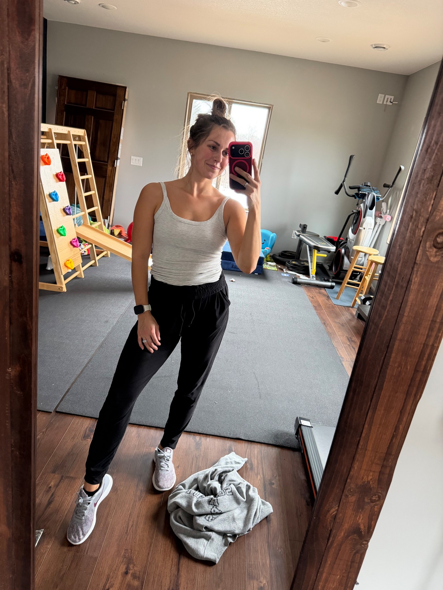 The joggers that have been hanging on for nearly 6 years… 10/10 recommend 😎

#LTKmomlife #LTKActive #LTKootd