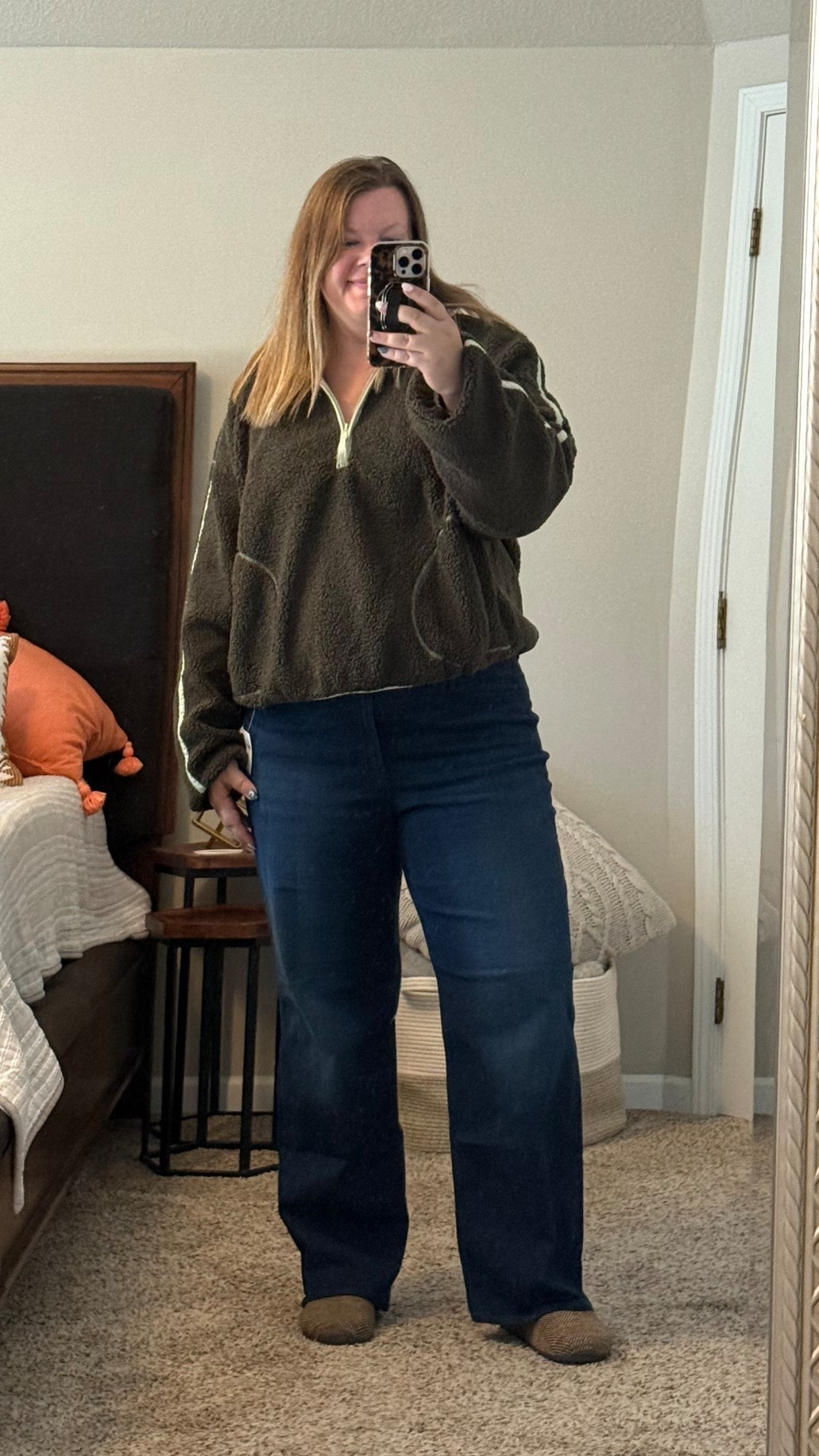 Sherpa top XXL
Dark denim size 18
Mules 11


#LTKMidsize #LTKOver40 #LTKFindsUnder50