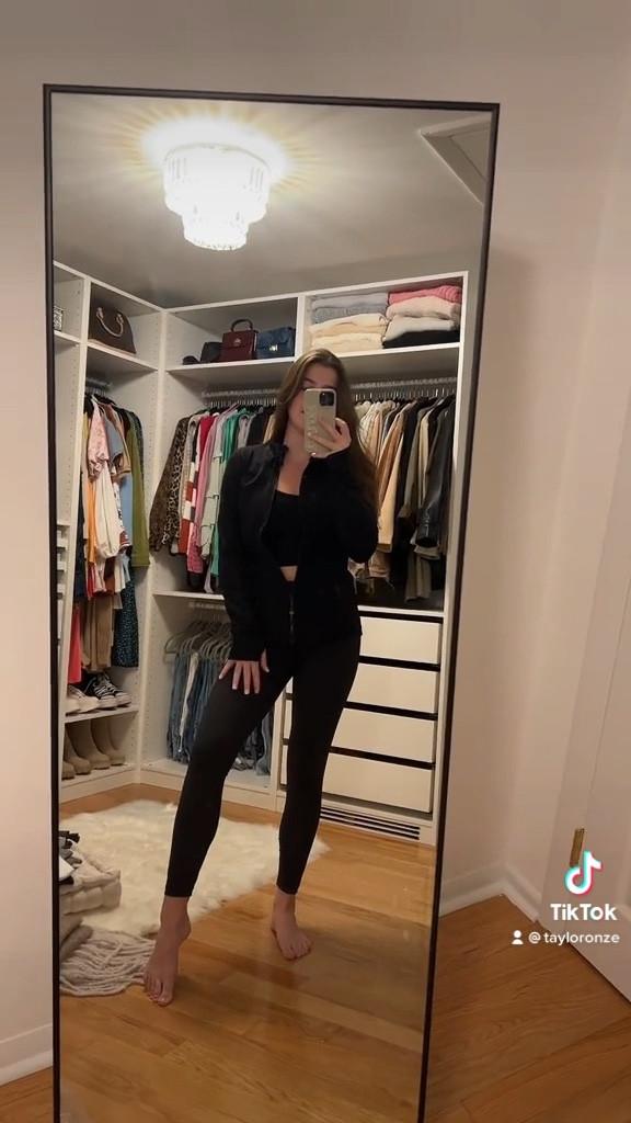 Such a good workout matching set. Lululemon dupe!! Such good quality too!! 

#LTKHoliday #LTKunder100 #LTKstyletip