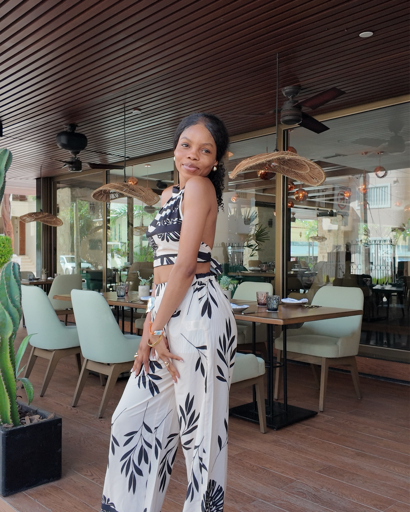 SHEIN Slayr Women's Tropical Plant Print Crop Top & Wide Leg Loose Pants Set (Random Print), Vacation Style

#LTKFindsUnder50 #LTKStyleTip #LTKBeauty