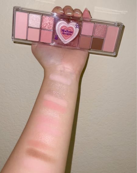 How pretty is this palette?! Peripera eyeshadow palette💞 Discount code TRISHBEAR5!

#LTKGiftGuide #LTKfindsunder50 #LTKbeauty
