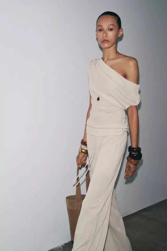 ASYMMETRIC CUT-OUT KNIT TOP | Zara Canada