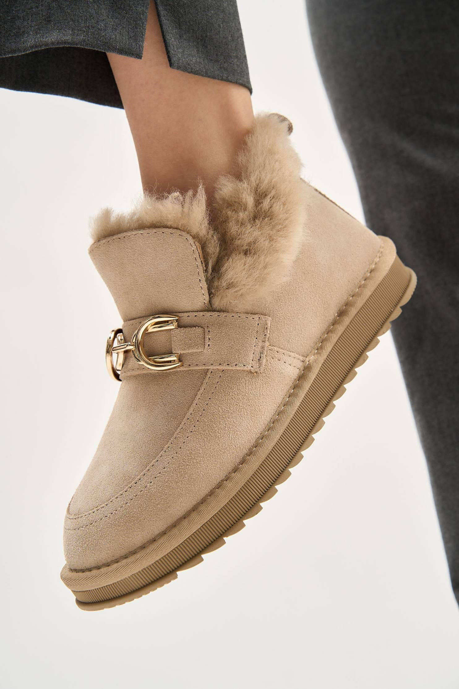 Lonza Puff Buckle Beige ( USD$178.00 ) - premium women's shoes on lonzashoes.com | Lonza Shoes