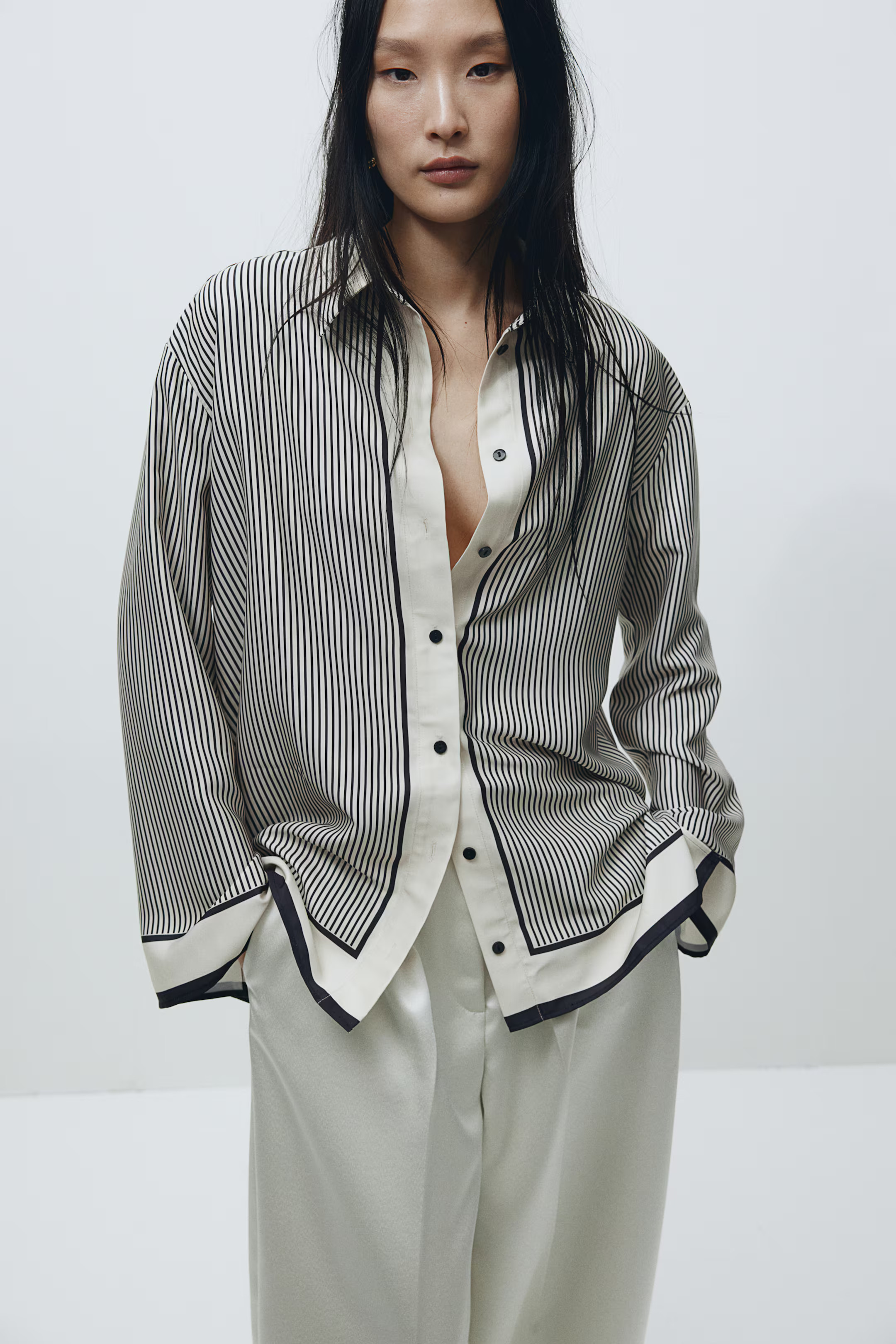 Patterned shirt - Long sleeve - Regular length - Cream/Striped - Ladies | H&M GB | H&M (UK, MY, IN, SG, PH, TW, HK)