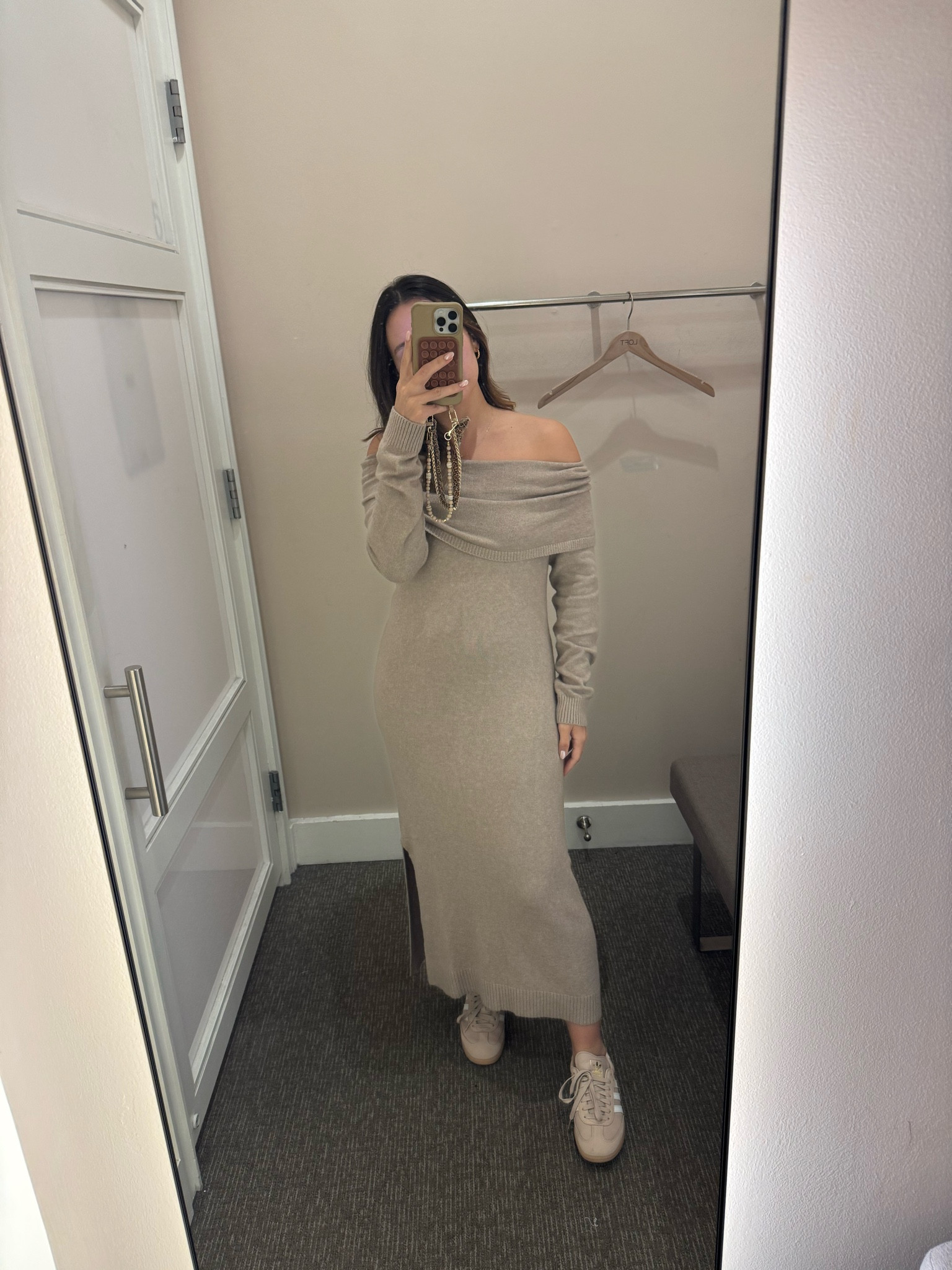 This is the softest sweater dress and so light! I’m wearing it Sunday for family photos. Wearing small regular and it’s 40% off 

#LTKFindsUnder100 #LTKSaleAlert