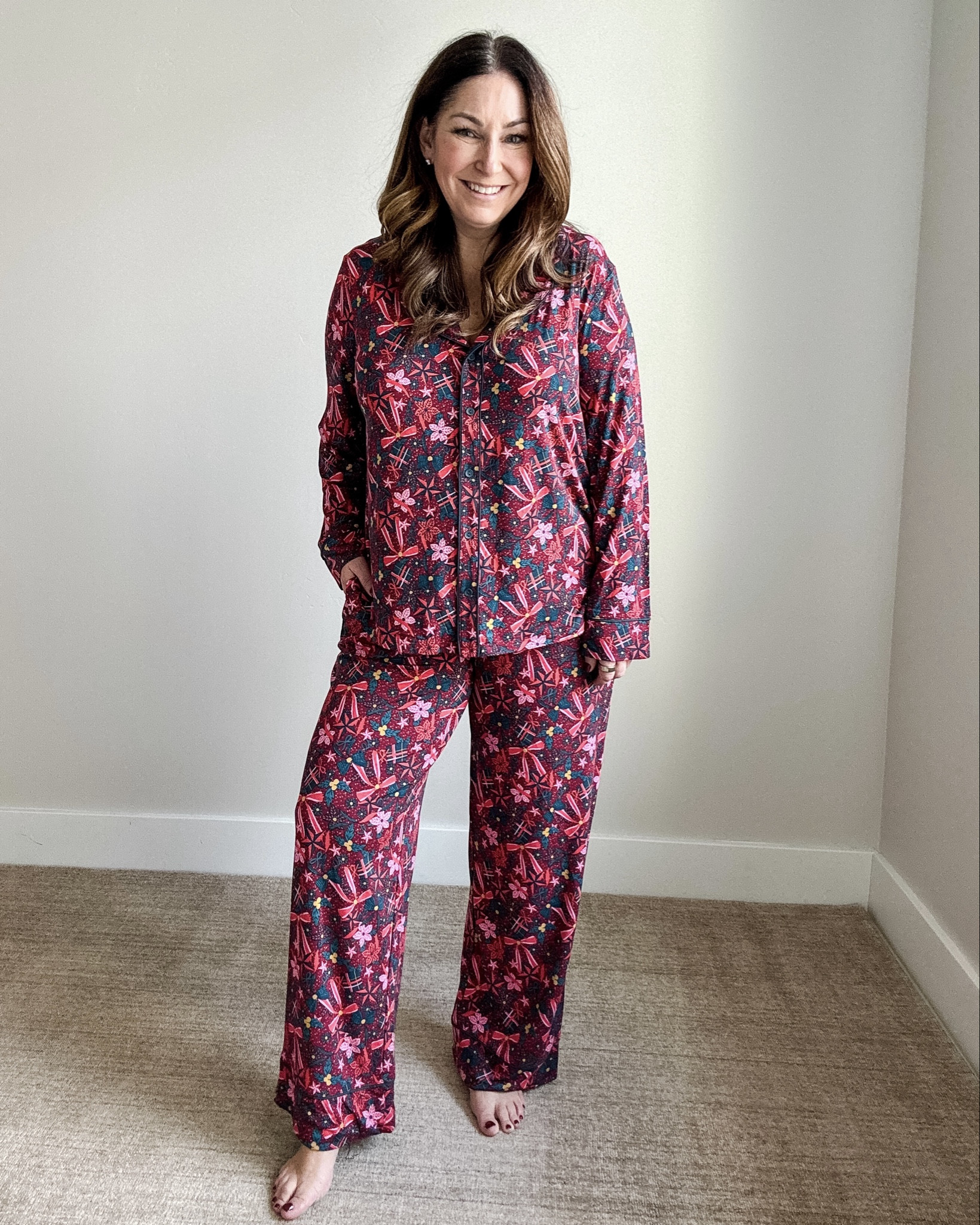 Soma Cool Night Holly Jolly Red Velvet Pajama Pants and Top | Wearing L in both #holidaypajamas #christmaspjs #loungewear 

 

#LTKHoliday #LTKSeasonal #LTKOver40