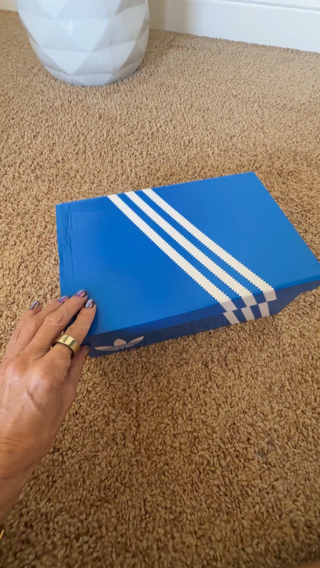 New release! Super cute, neutral, low profile Samba’s! TTS


#LTKootd #LTKOver40