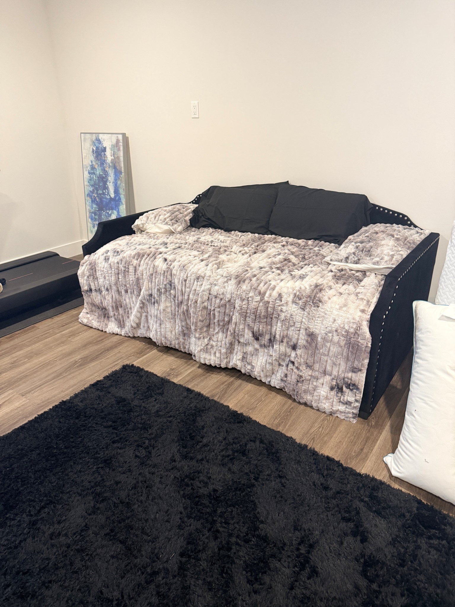 obsessed w the trundle/day bed i got for my office/gym room. Linking everything i used! this has another bed under it!!

#LTKdayinmylife #LTKmomlife #LTKHome