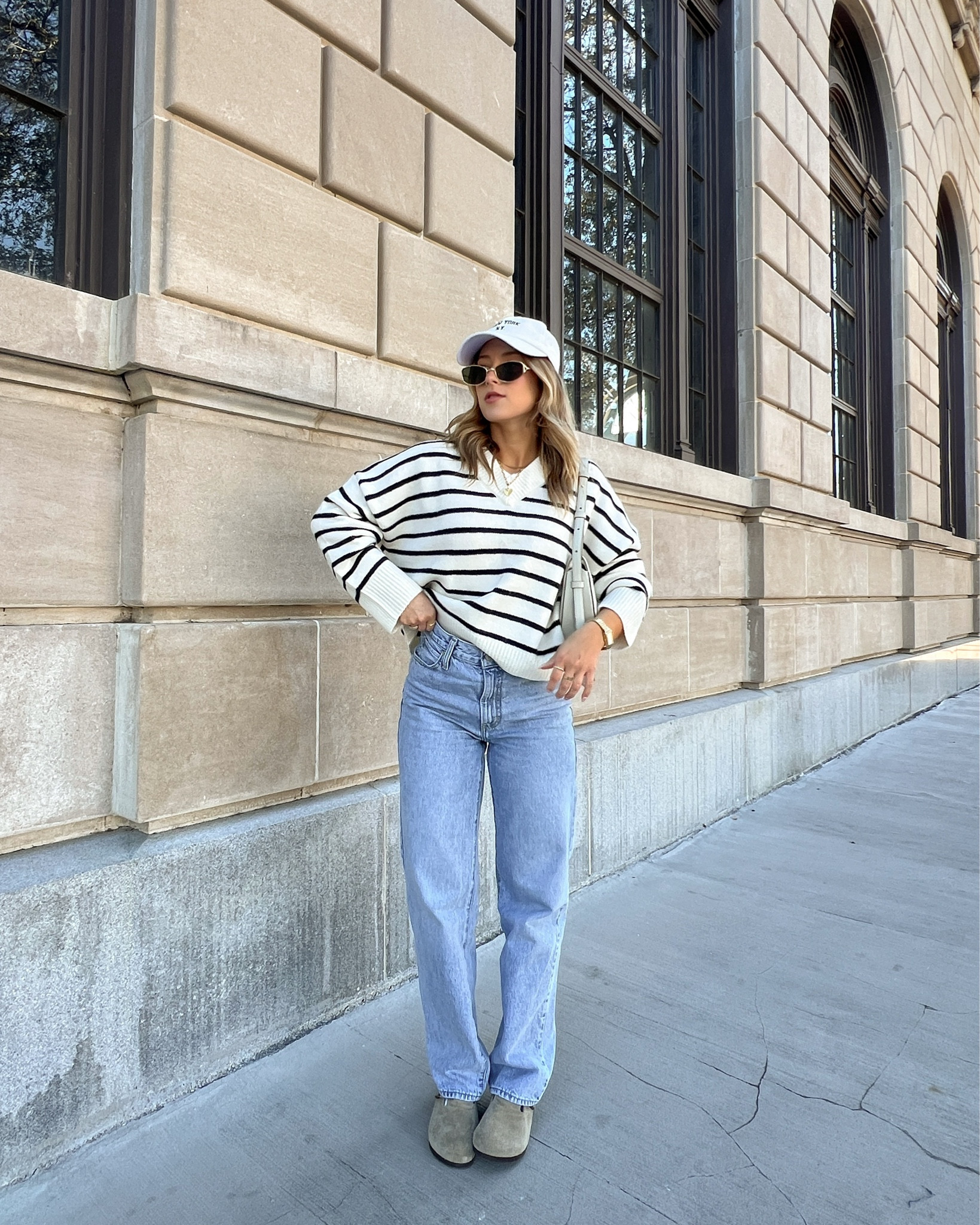 Striped sweater outfit 🫶🏼 oversized striped sweater, Levi jeans outfit, Birkenstock Boston clogs, boston clogs outfits, Abercrombie outfits, abercrombie sweater, winter sweaters, winter outfits, spring fashion 2024, spring outfits 2024, spring fashion inspo

