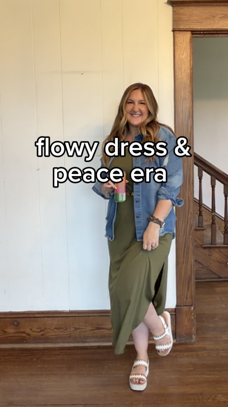 i fear i’ve officially entered my flowy dresses & peace era 🍃🤎

like suddenly i want comfy dresses, slower mornings, & little treats.