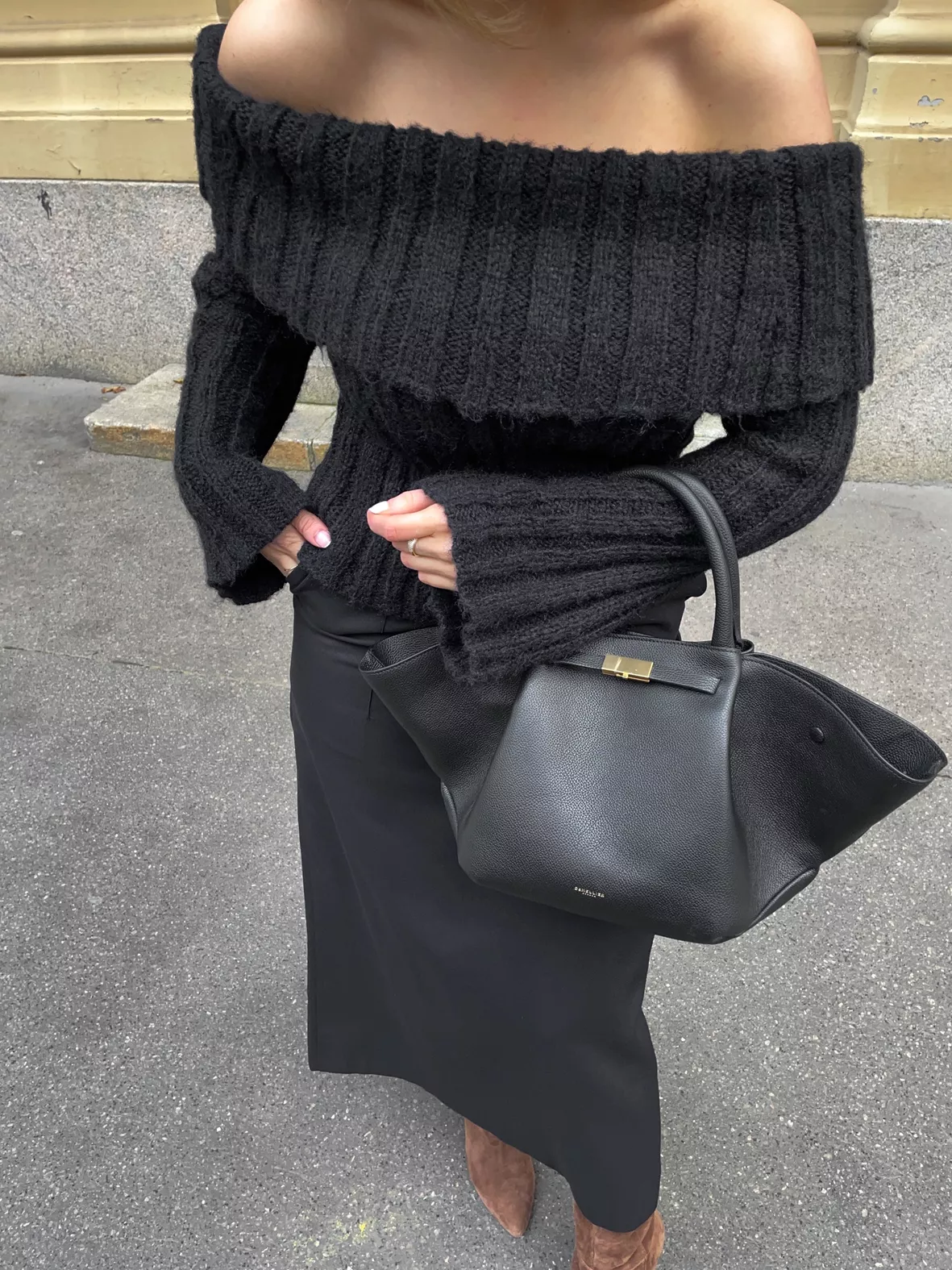 100% Louis Vuitton Neo Noe Bucket … curated on LTK  Winter layering outfits,  Winter fashion outfits, Fashion