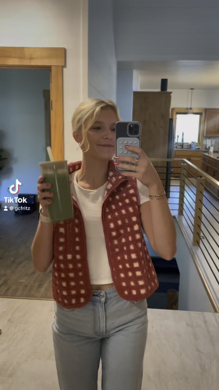 New favorite vest from Midnight Lunch! #fallvest #fallstyle 

#LTKSeasonal
