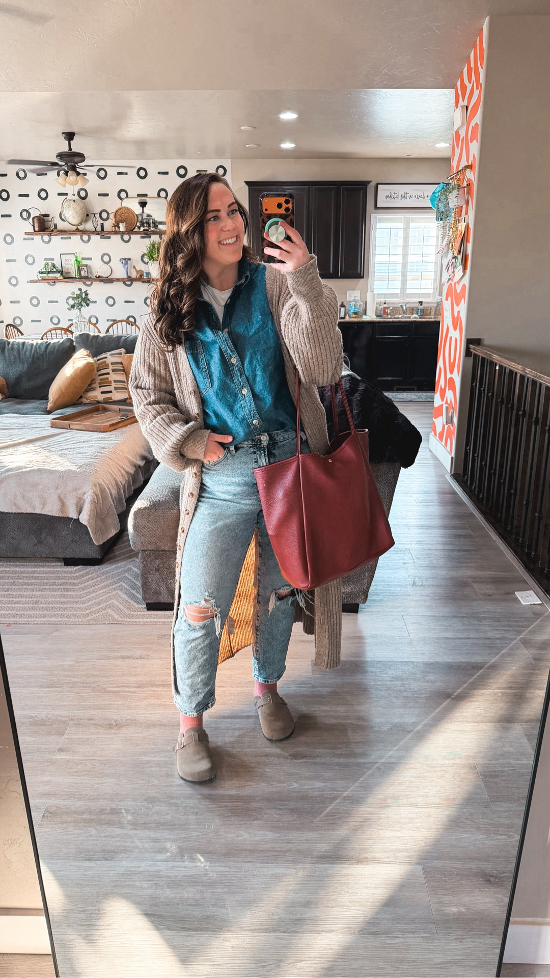 Who doesn’t love a good ol’ 90s moment?
This outfit is giving 90s mom energy… comfy, cozy, and still cute 🤘🏼

It’s giving real working mom energy and I’m here for it.
If you love throwback vibes with modern comfort, you’re in the right place 🫶



Bra (38DD): @hsia
Undies (XXL): @meundies
Jeans (14): @oldnavy
Shirt (XXL): @pumiey.us
Button down (XXL): @cicybell.us
Cardigan (XL): @saodmillo.us 

#90sStyle #MomStyle #MidsizeFashion #CasualOutfits #EverydayStyle


#LTKootd #LTKWorkwear #LTKMidsize