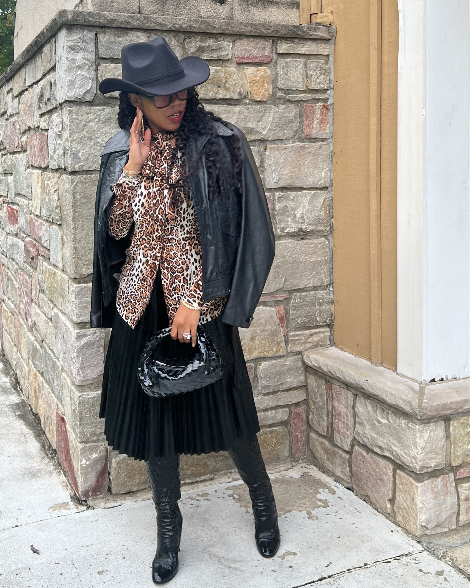 This ain’t my first rodeo…. And it won’t be my last. 🖤

Elevate your fall style with a bit of #westernflair #cowboycore

#LTKStyleTip #LTKShoeCrush #LTKItBag