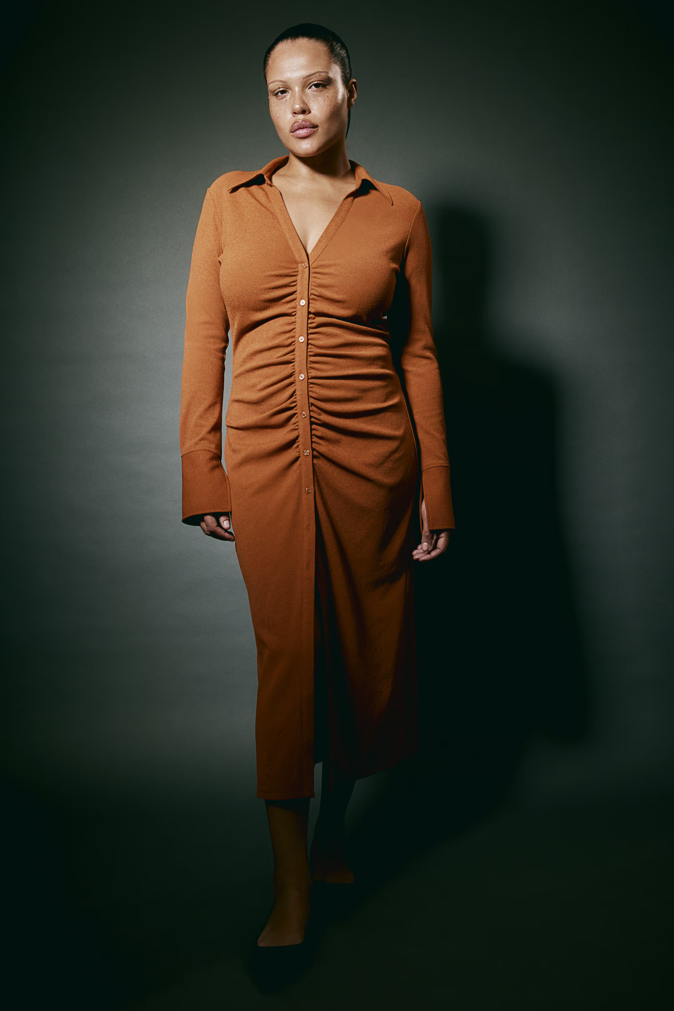Draped shirt dress - V-neck - Long sleeve - Terracotta - Ladies | H&M GB | H&M (UK, MY, IN, SG, PH, TW, HK)