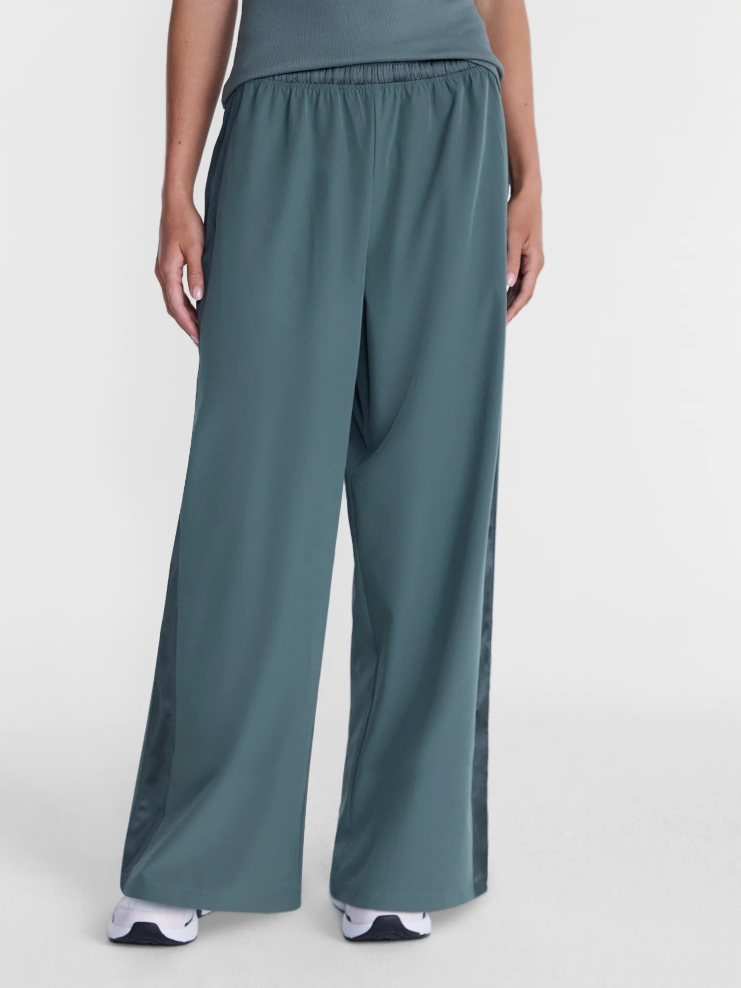 Avia Women’s Sheen FeatherStretch Pants, 29'' Inseam, Sizes XS-XXL | Walmart (US)