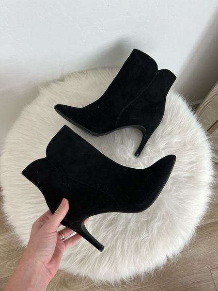 Black heeled booties run tts and are a Walmart find!! They’re so chic and fun for the season. 


Walmart fashion, Walmart finds, affordable shoes, holiday shoes, ankle booties 

#LTKshoecrush #LTKunder100 #LTKunder50