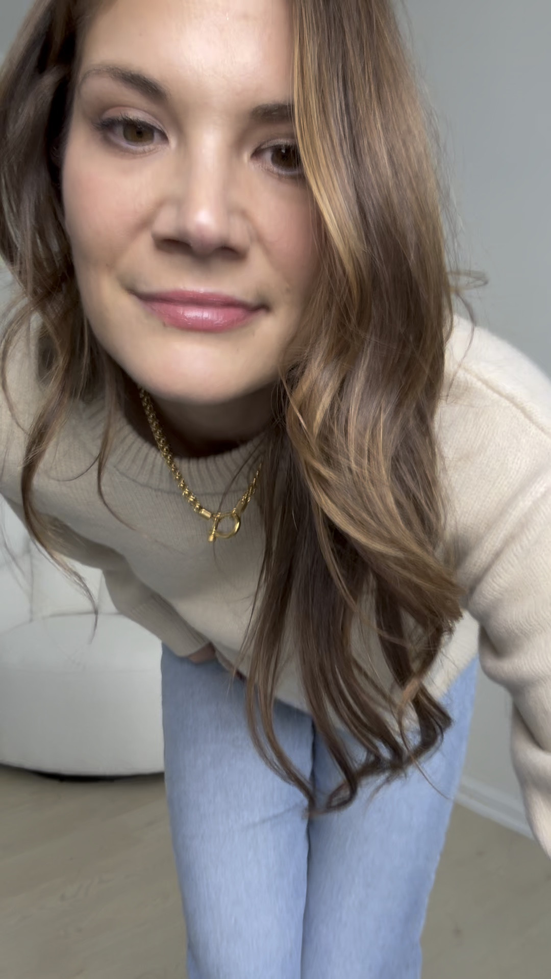 You know the sweater is amazing when you have it in several colors! It is the perfect basic crewneck sweater. It so comfy and is so easy to style!

Cashmere sweater, Amazon finds, cozy finds, Amazon winter finds, long length jeans, Levi jeans, kitten heels booties, gold necklace, Stang and Co

#LTKootd #LTKSeasonal #LTKHoliday