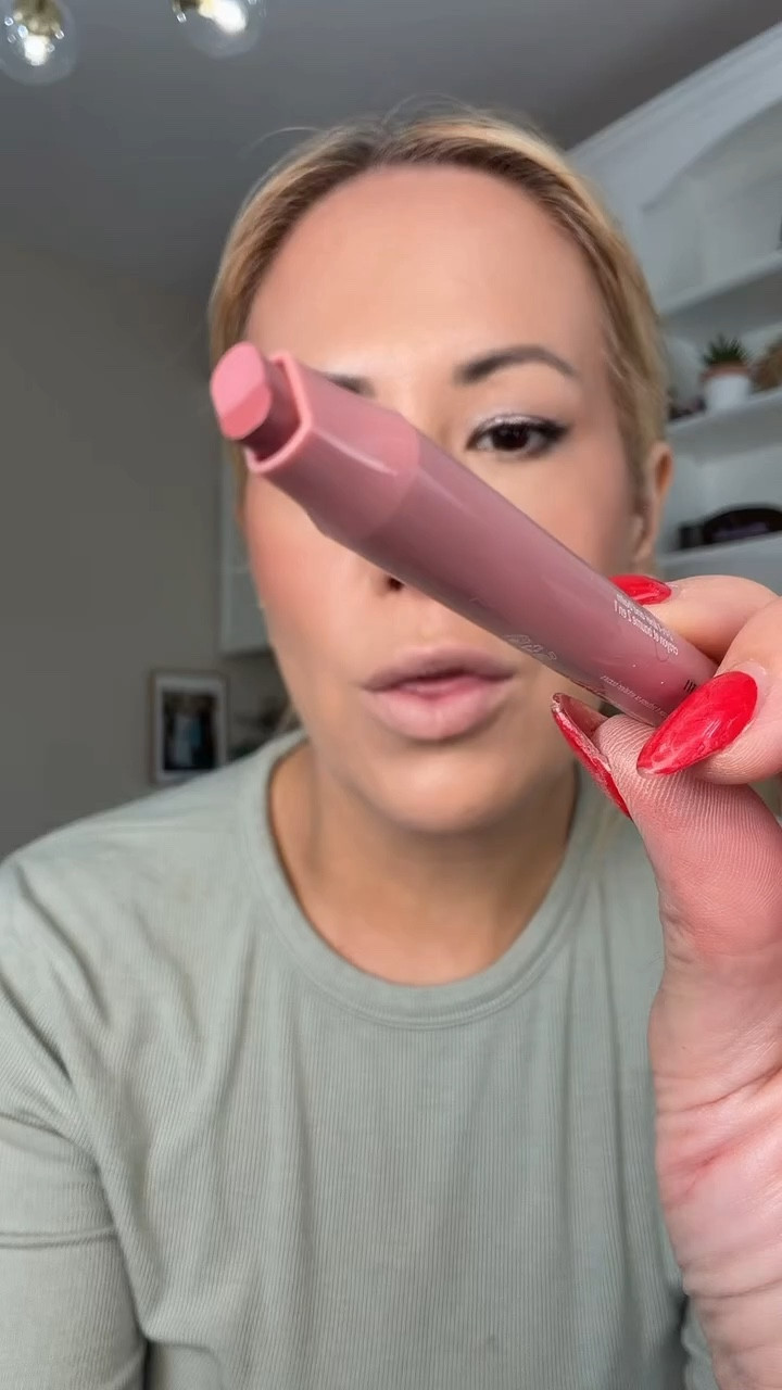 The easiest lip to put on! 💋💄

#LTKgrwm #LTKdayinmylife #LTKBeauty