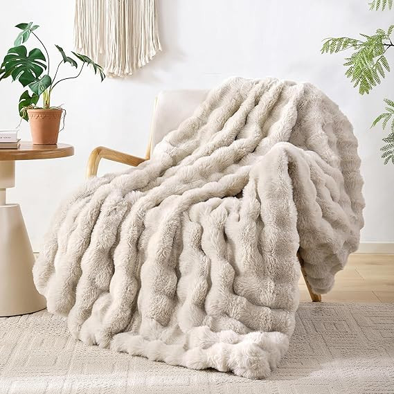 Smoofy Faux Fur Throw Blanket for Couch Rabbit Fleece - Linen Fluffy Blanket for Sofa Bedroom Liv... | Amazon (US)