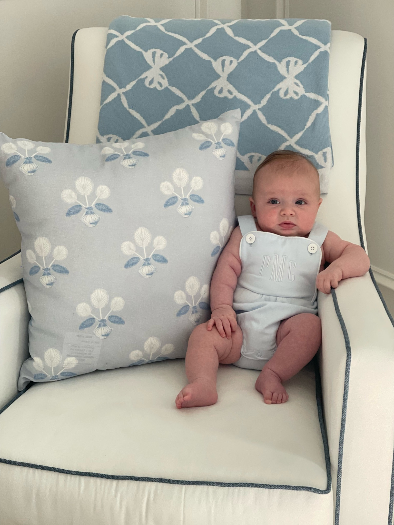 Bow Throw Blanket 
Block Vase Floral Pillow 