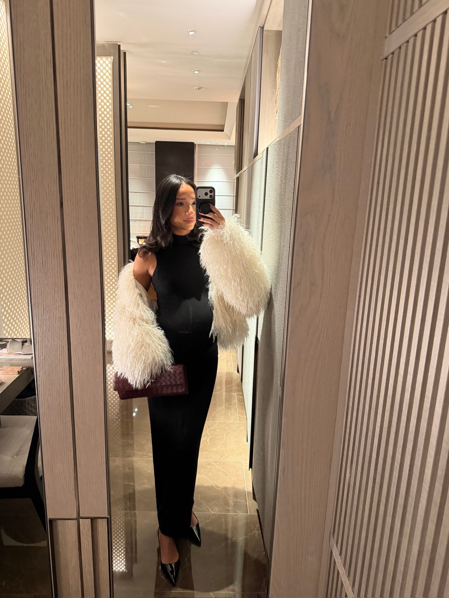 My favorite outfit from 2025 🤩 Wearing size S dress (really stretchy, comfortable & bump-friendly) and size M in faux fur coat 


Dinner outfit
Date night outfit 
NYC outfit 
New York City outfit 
Faux fur
Little black dresss Maxi

#LTKFindsUnder100 #LTKTravel #LTKSeasonal