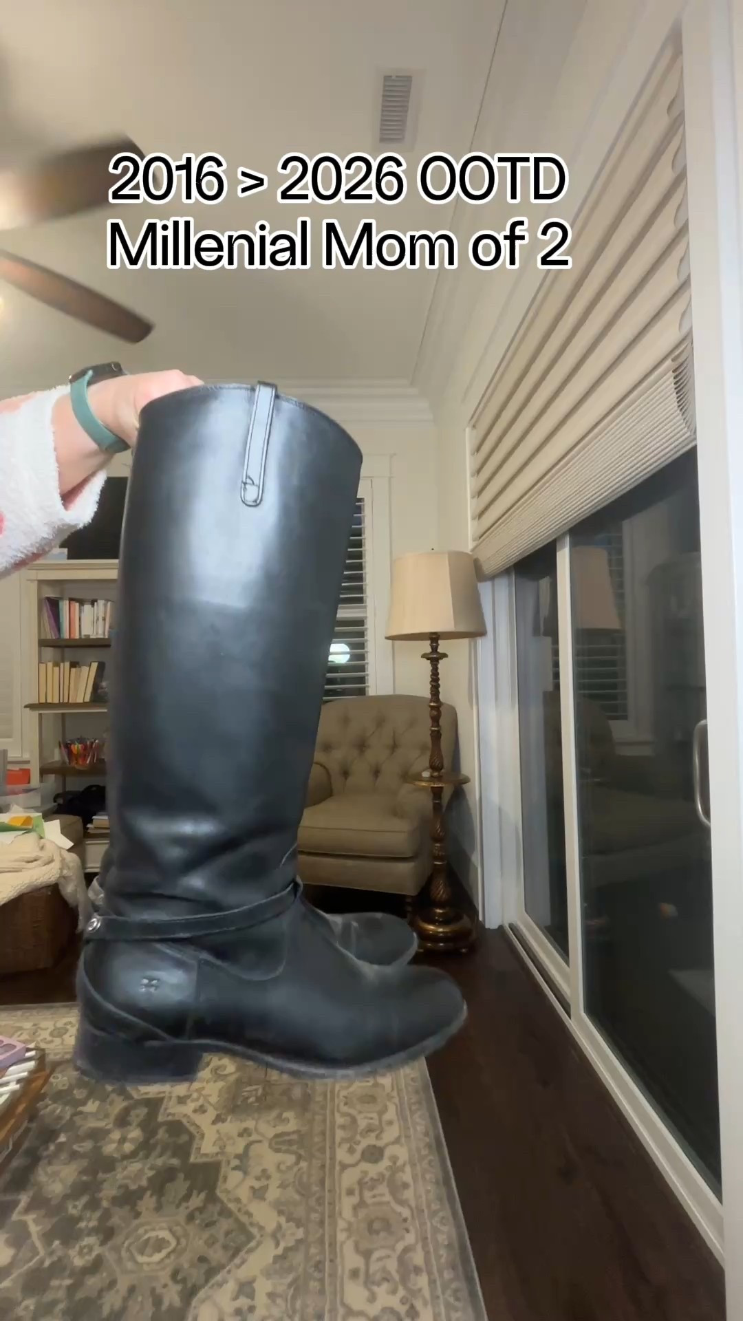 Nothing makes me feel like I’m back in my 20s like leggings, a chambray top, riding boots and a blanket scarf. 

Trends are fun but wear what makes you feel good!!!

@thefryecompany 
@SPANX 
@LOFT 
@Old Navy 

#momlife
#millenialmom 
#momtok 
#relatablemom 
#momootd

#LTKgrwm #LTKootd #LTKmomlife