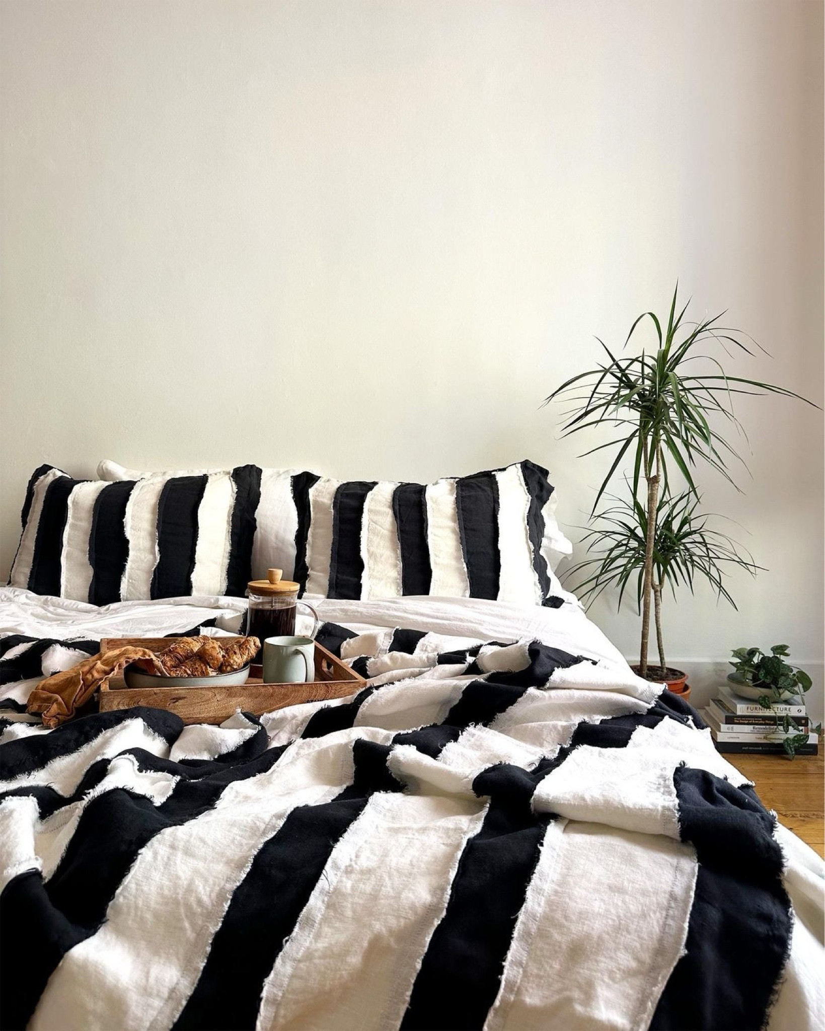 Striped bedding >>>



#LTKHome