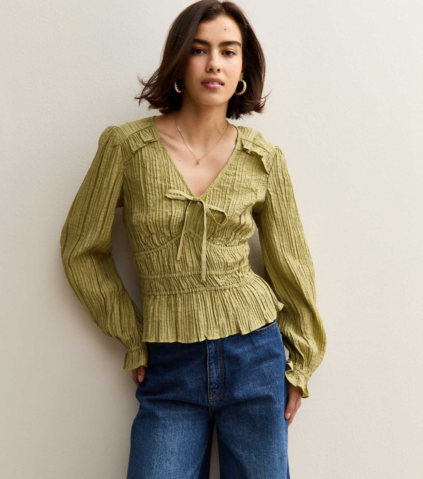 Green Textured V-Neck Top | New Look | New Look (UK)