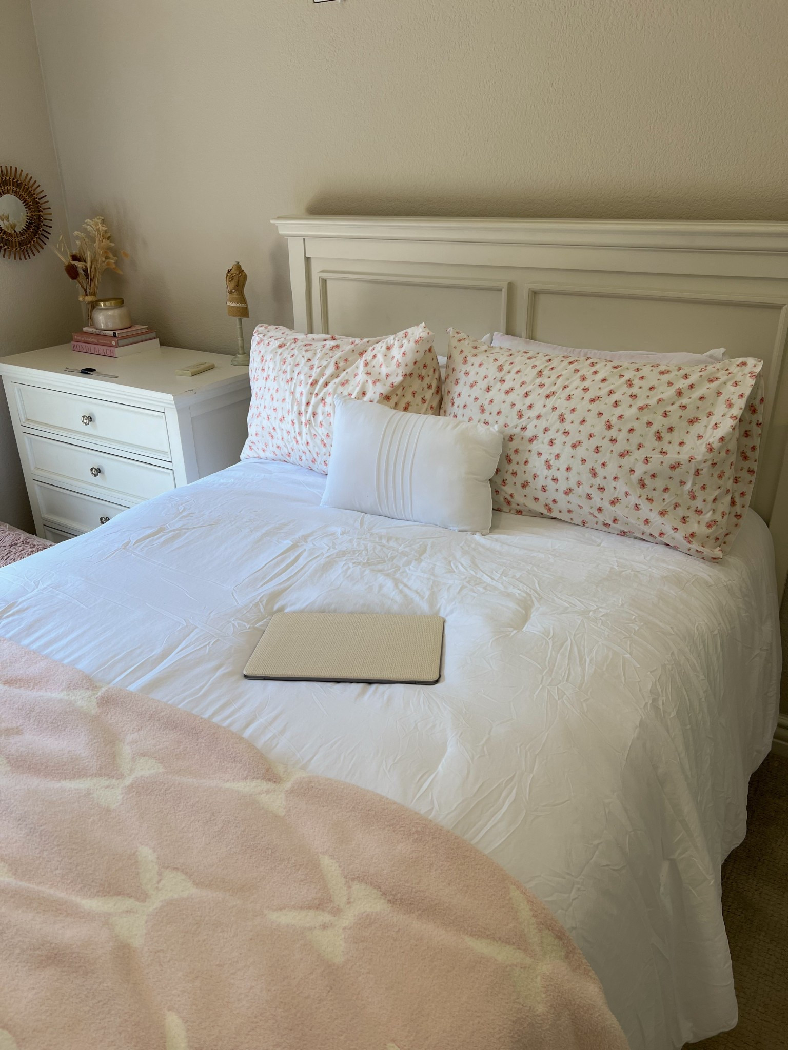 Sharing my favorite floral bedding for spring 

#LTKHome #LTKStyleTip #LTKSeasonal